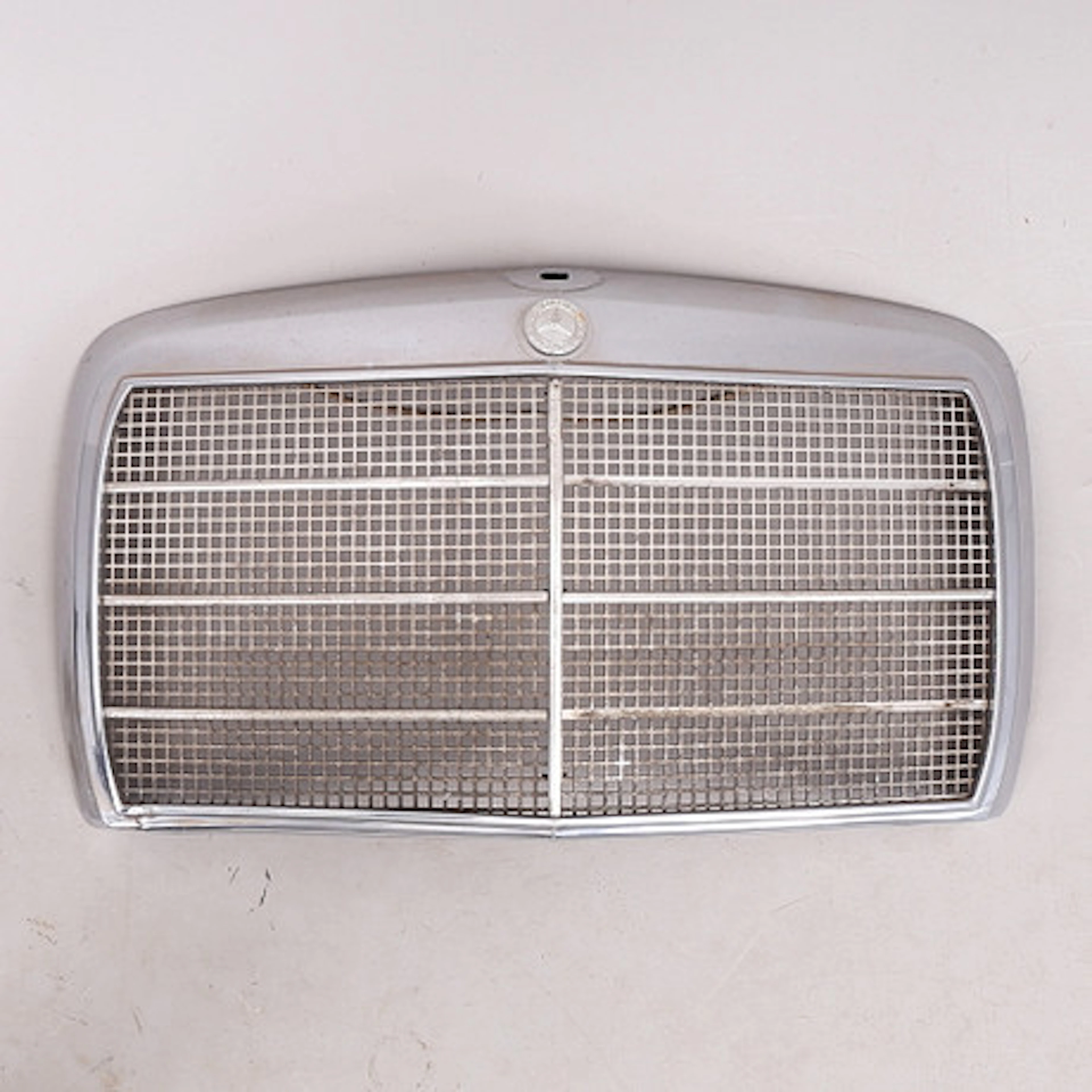 GRILL till MERCEDES-BENZ.