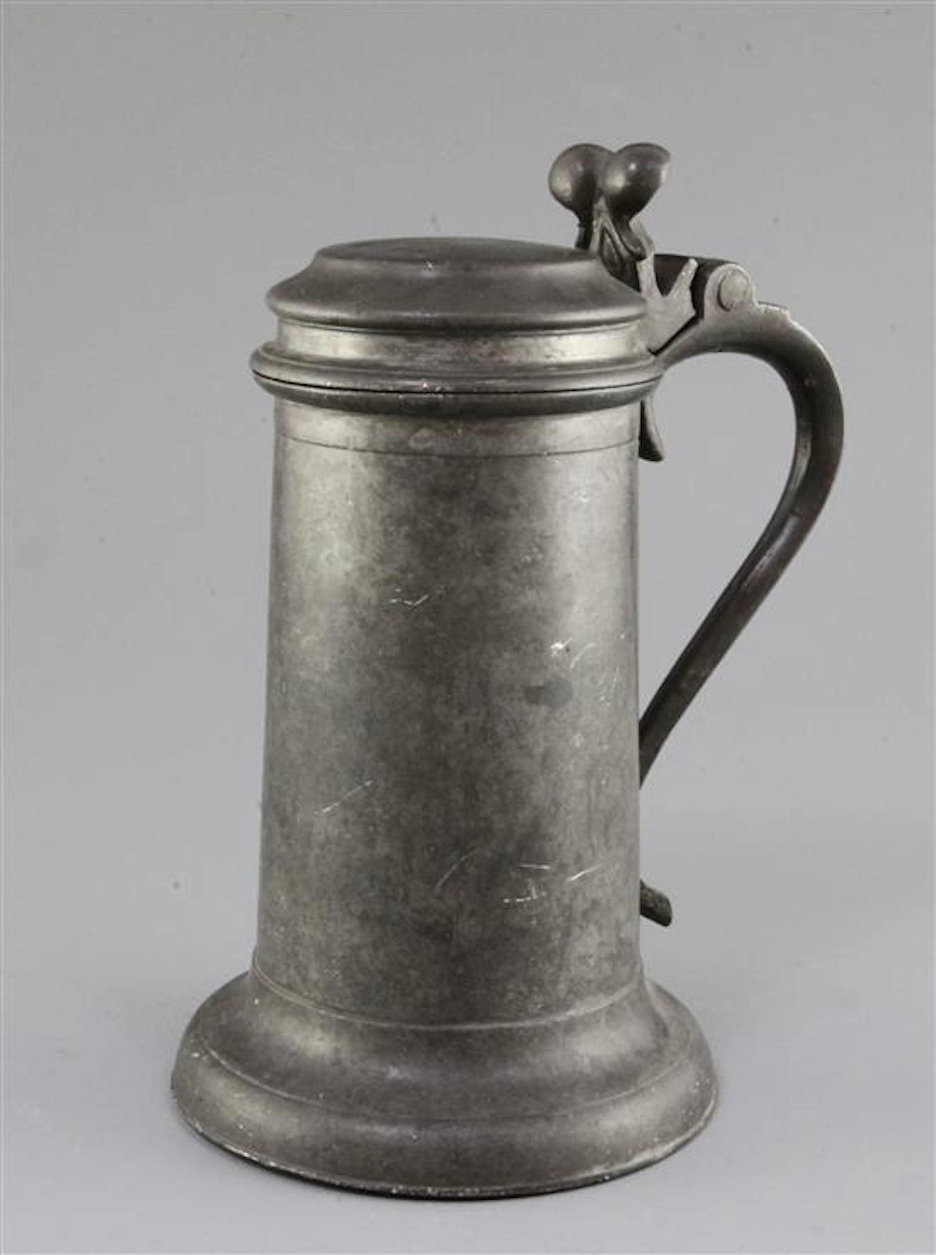 A Charles II Beefeater pewter flagon
