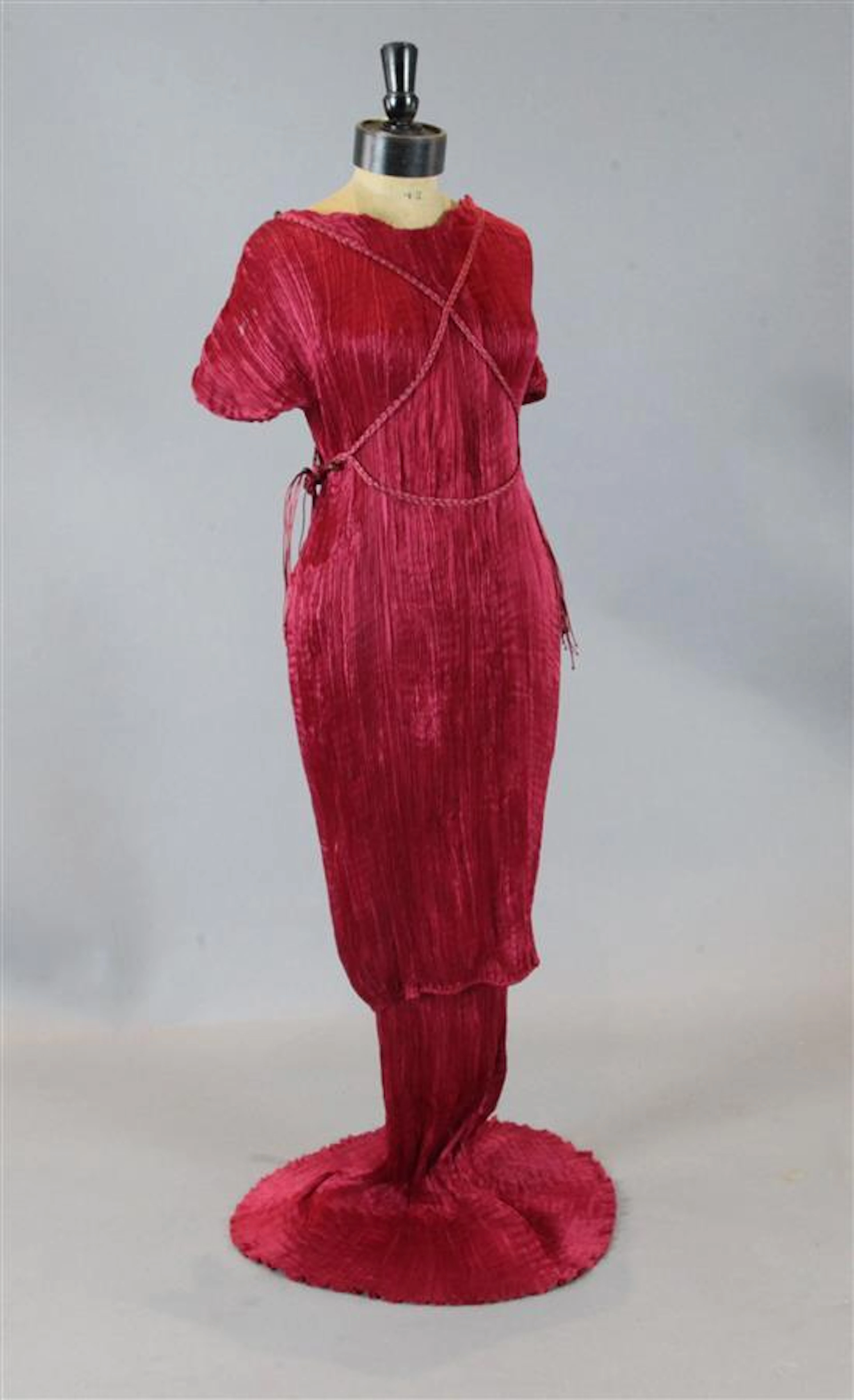 A rare Mariano Fortuny rose red finely pleated Delphos...