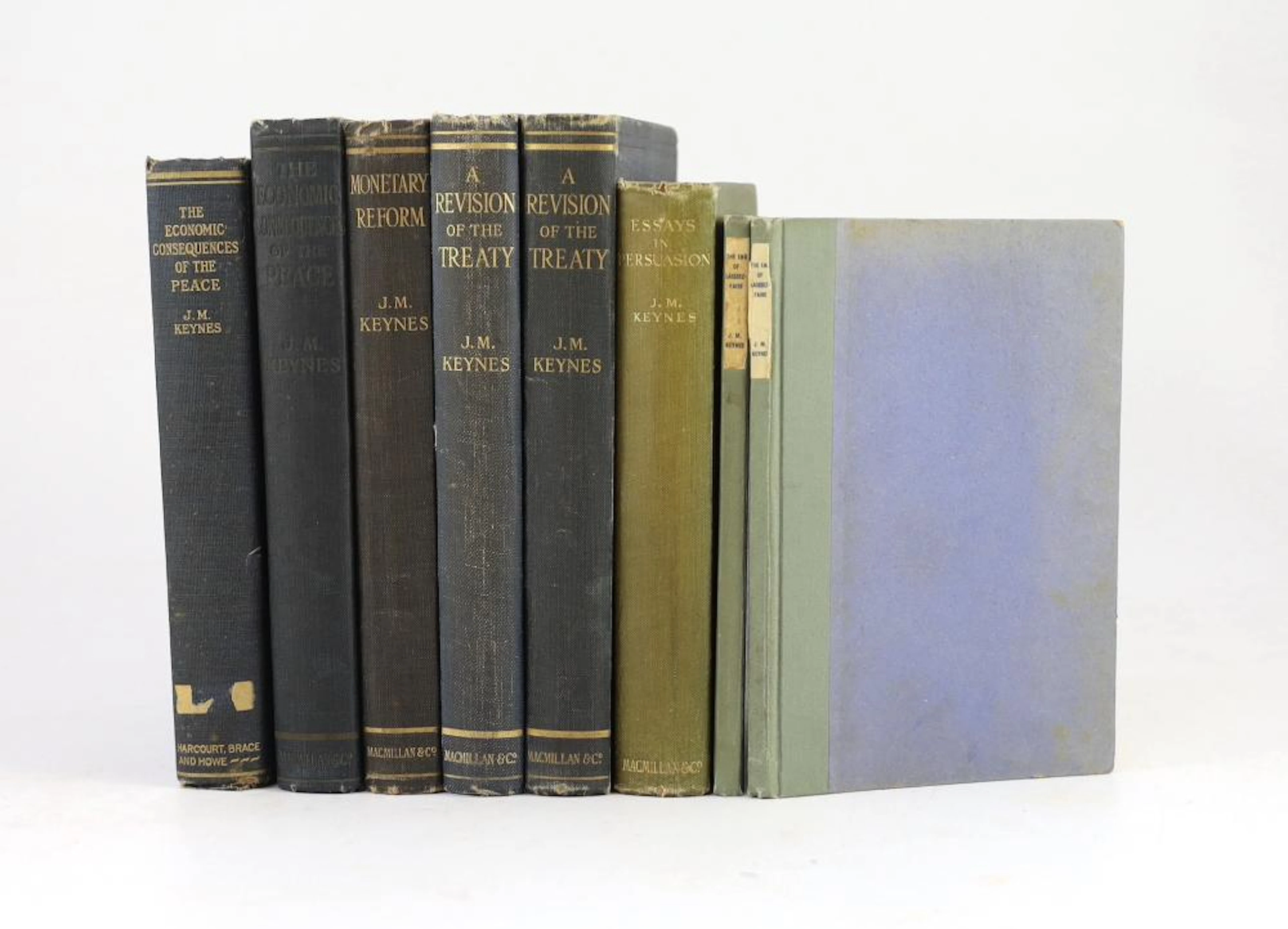 Keynes, John Maynard - A Revision of the Treaty....1st edition