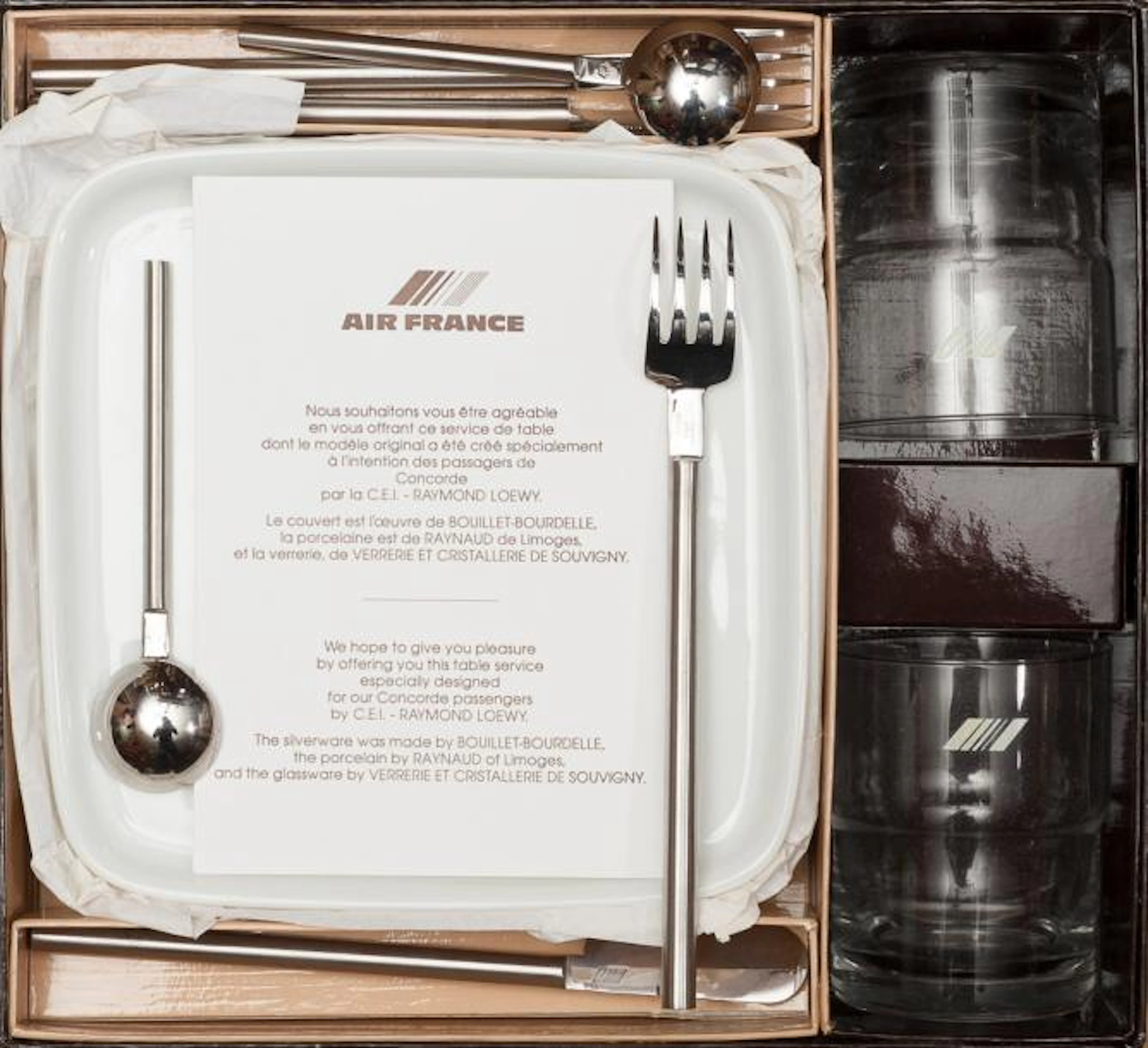 CONCORDE AIR FRANCE Un coffret souvenir offert aux clients du...