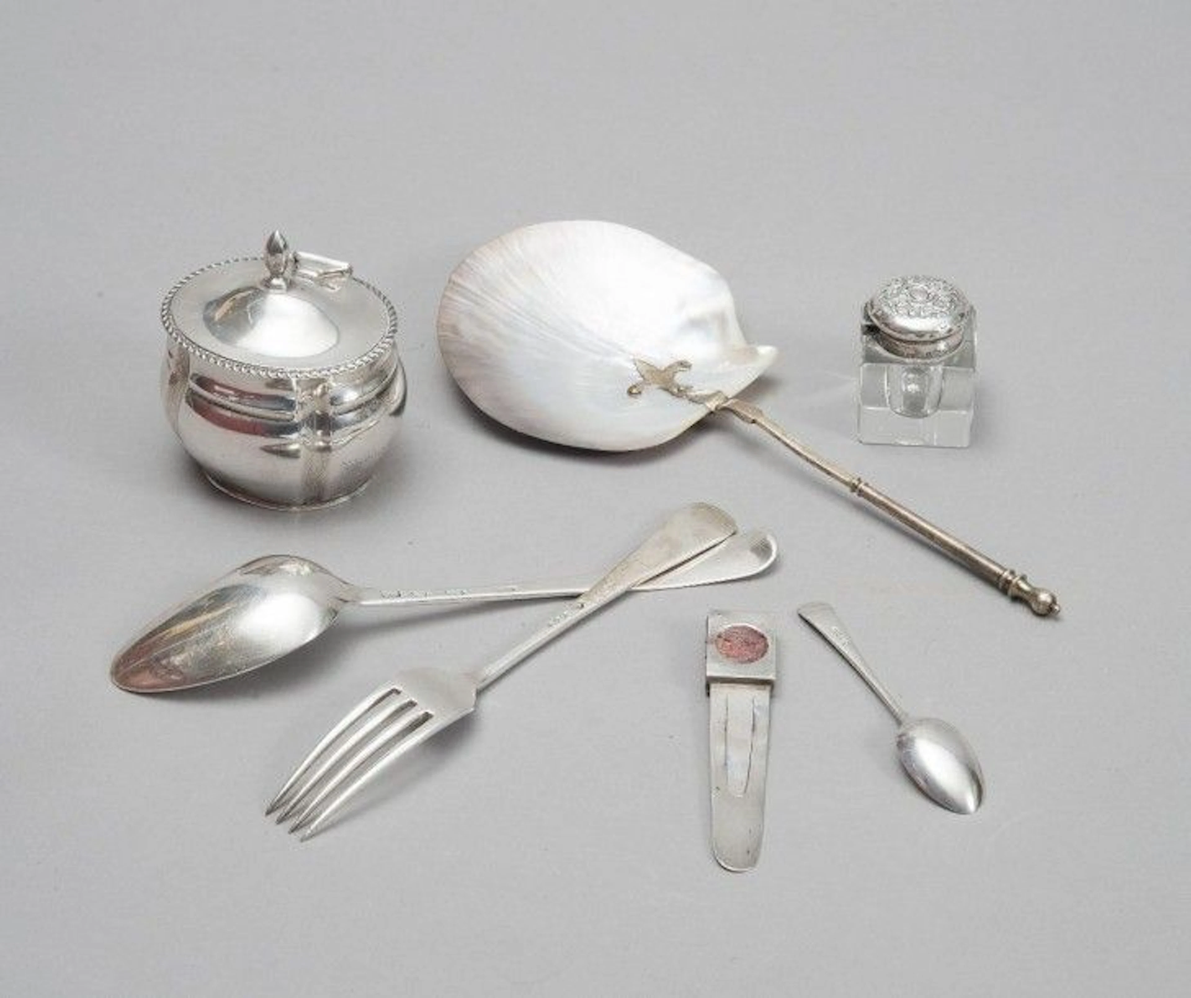 Lot en argent composé dun sucrier