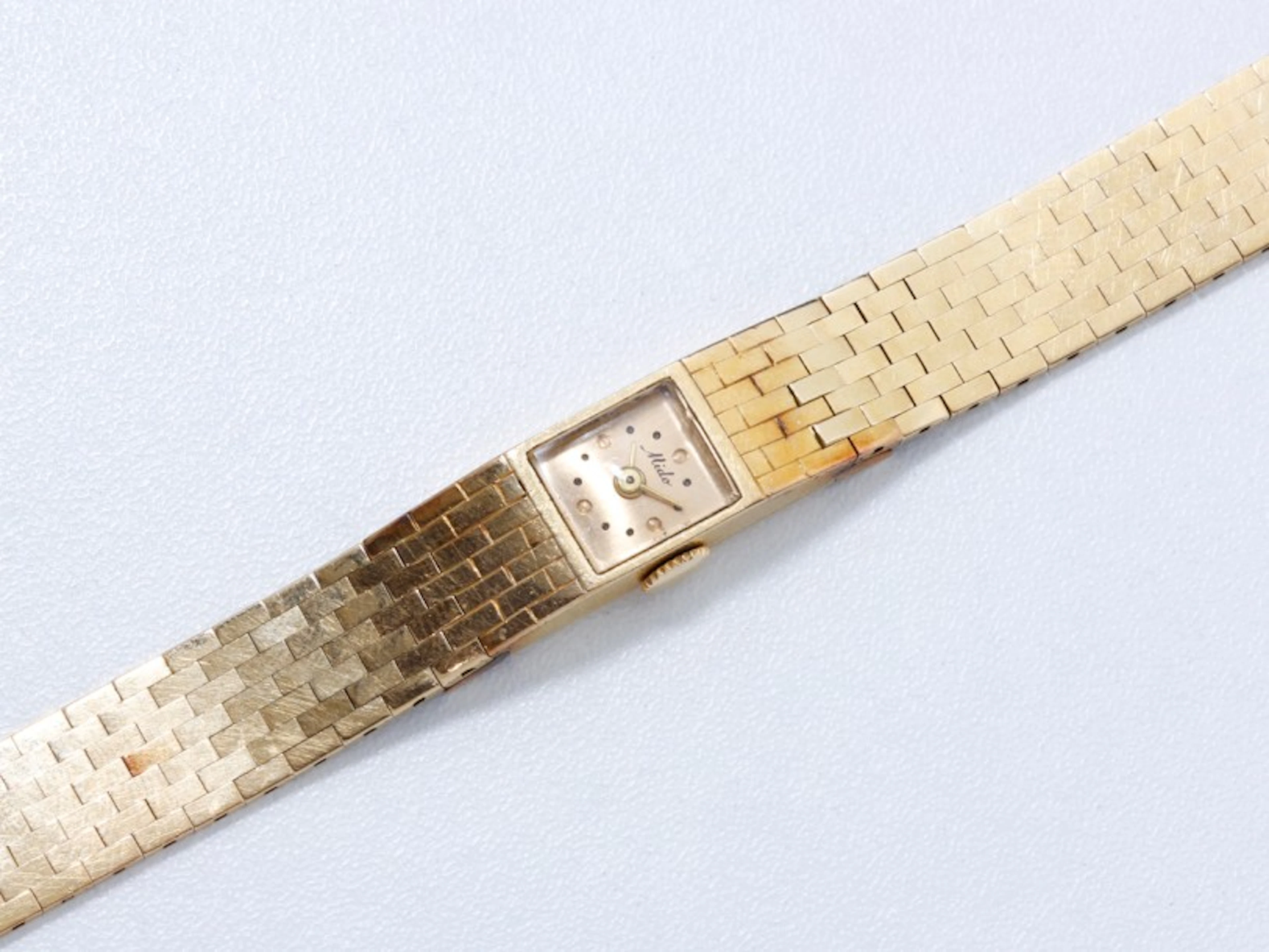 Montre bracelet de dame en or 750 millièmes