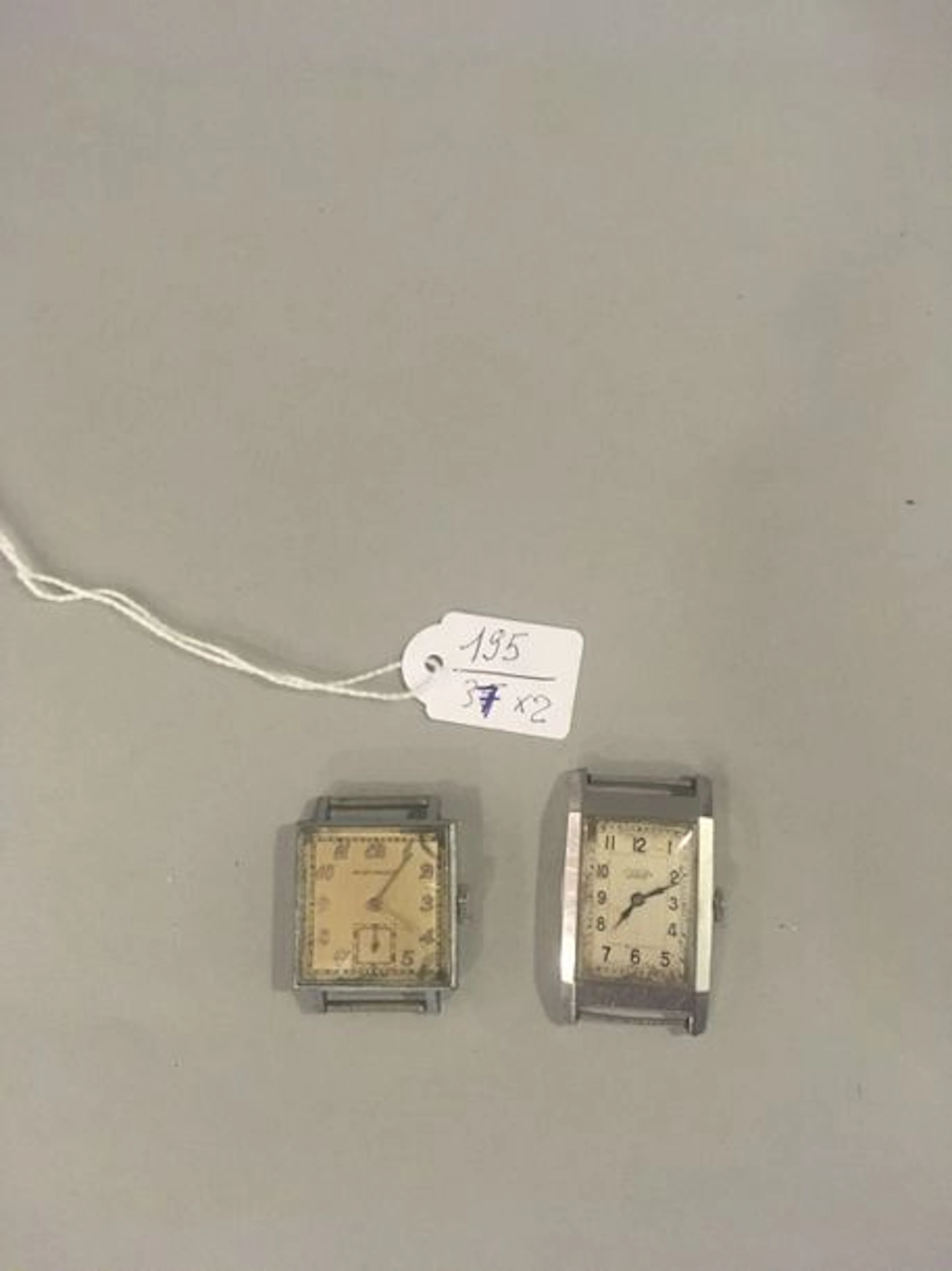 (Inv.75B). Deux montres-bracelets d'homme…