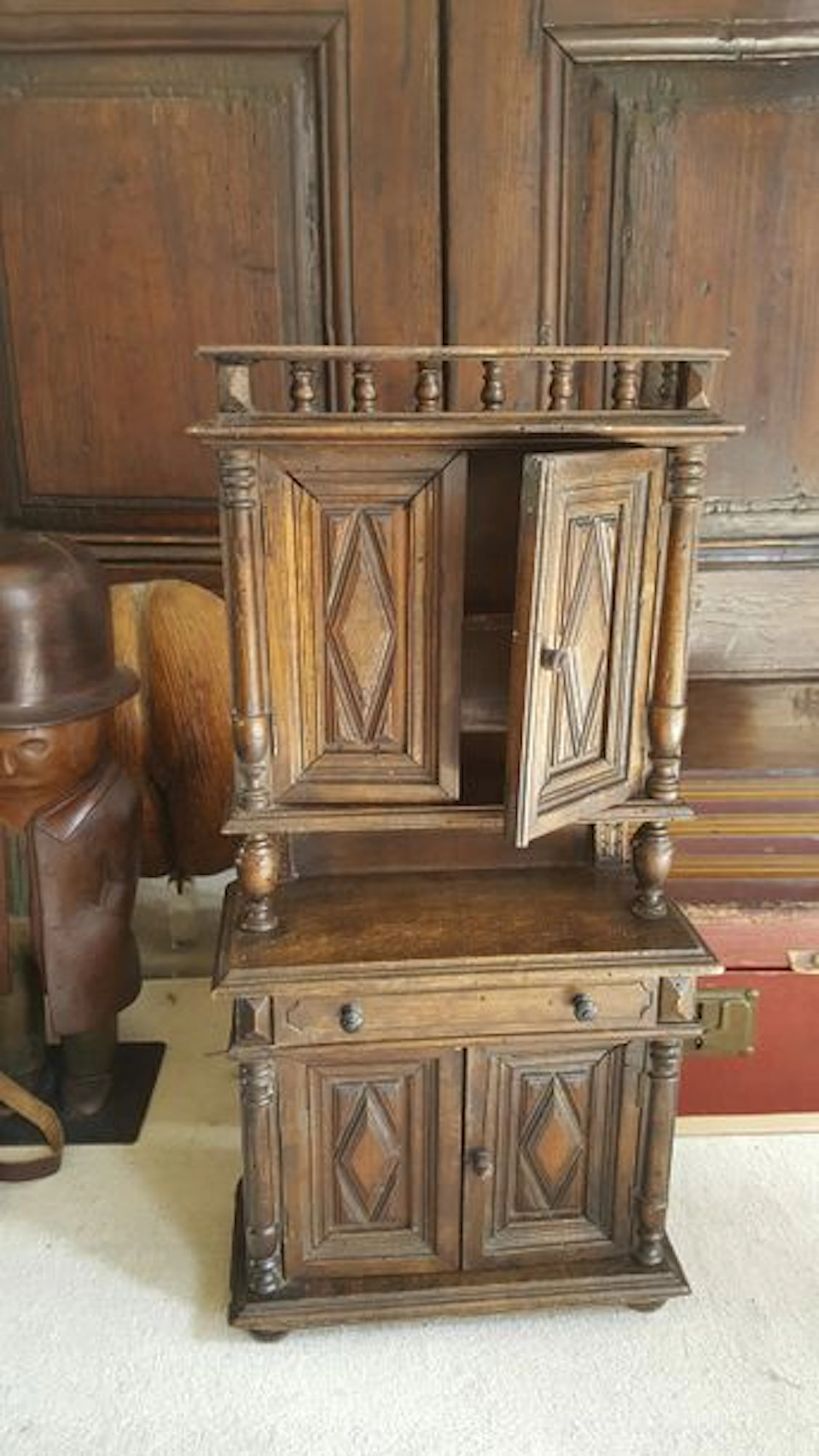Petit buffet à deux corps, meuble de maî…