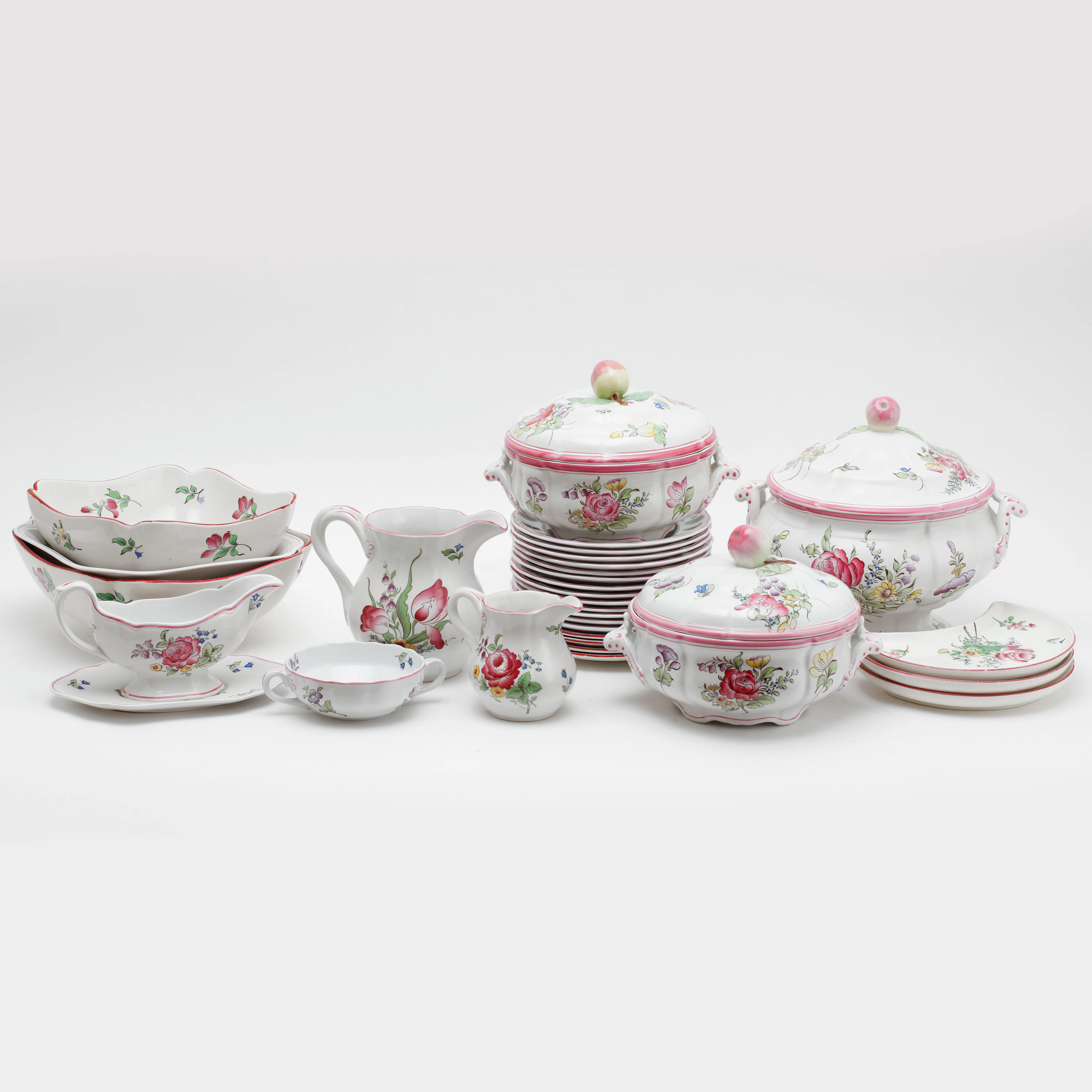 MATSERVIS, porslin "Marlborough sprays" Spode och "Old Strasbourg" Lunéville, flintgods. Totalt ca 112 delar.