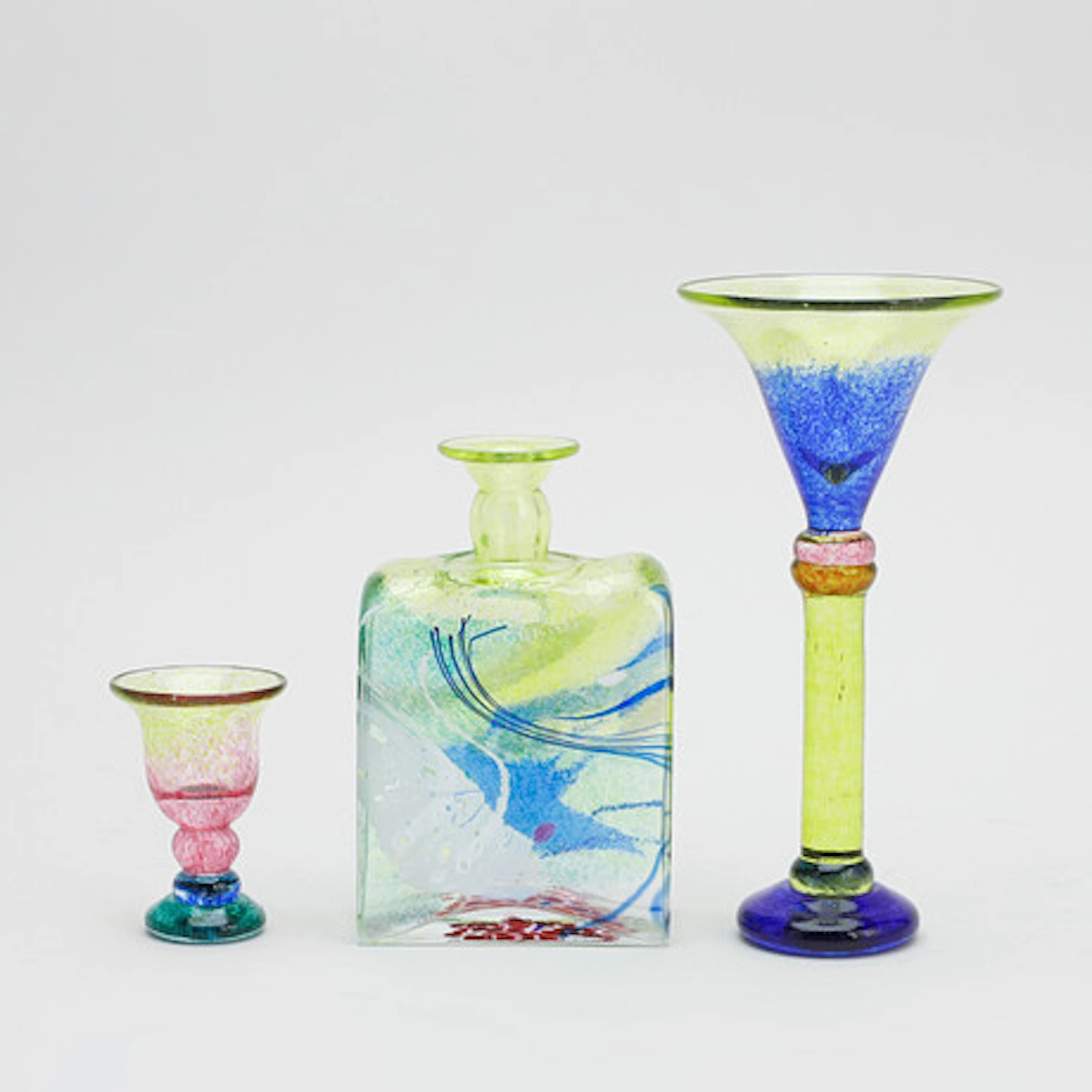 ÅSA BRANDT. Pokalglas, 2 st, samt flaska, …