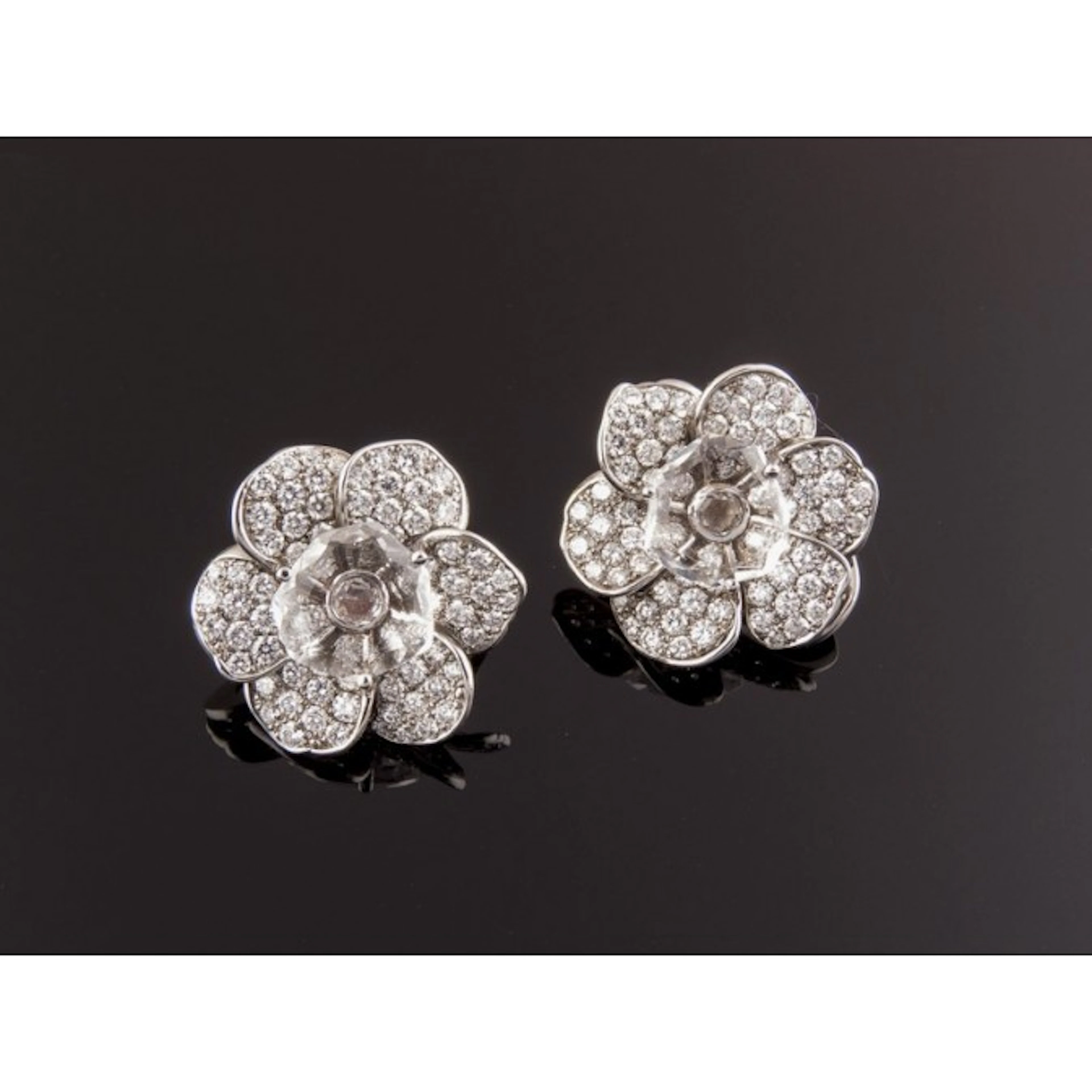 PENDIENTES CARRERA Y CARRERA MODELO GARDENIA
