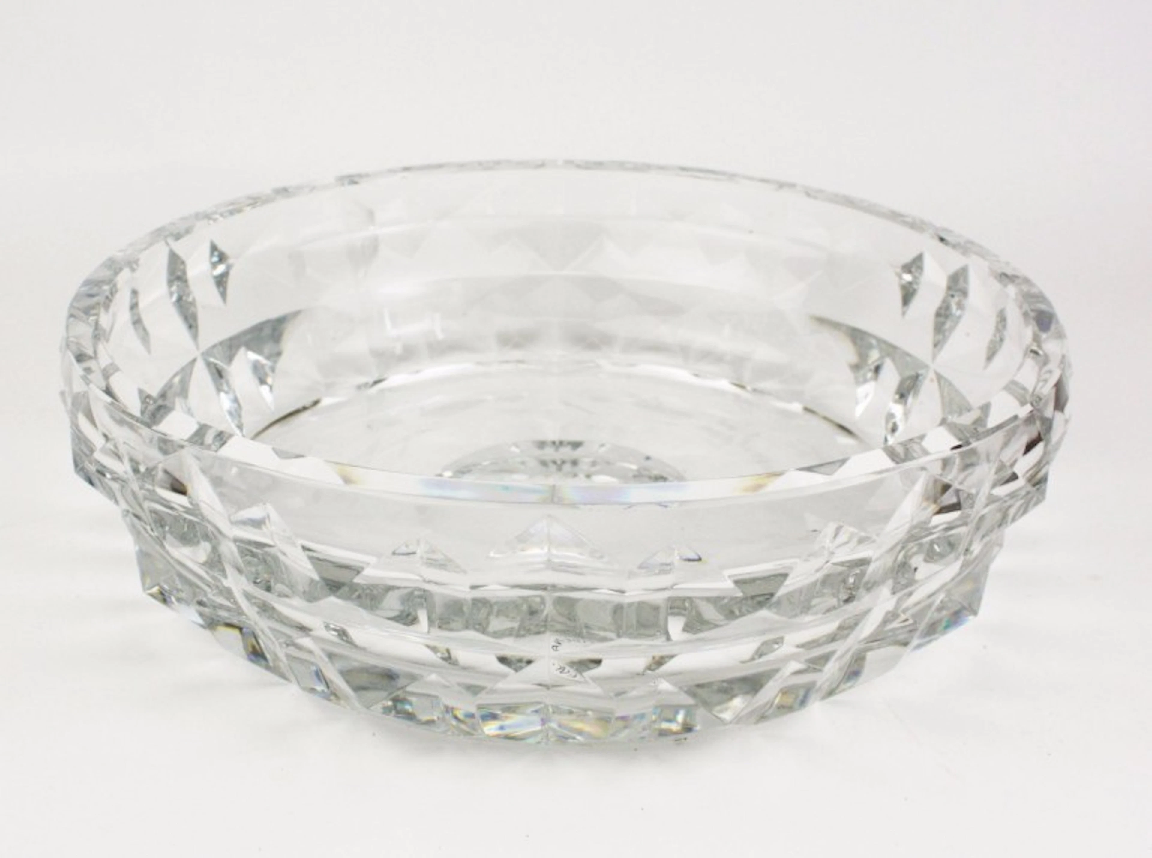 BACCARAT Coupe à fruits en cristal taillé Diamètre: 29,5 cm - Osenat