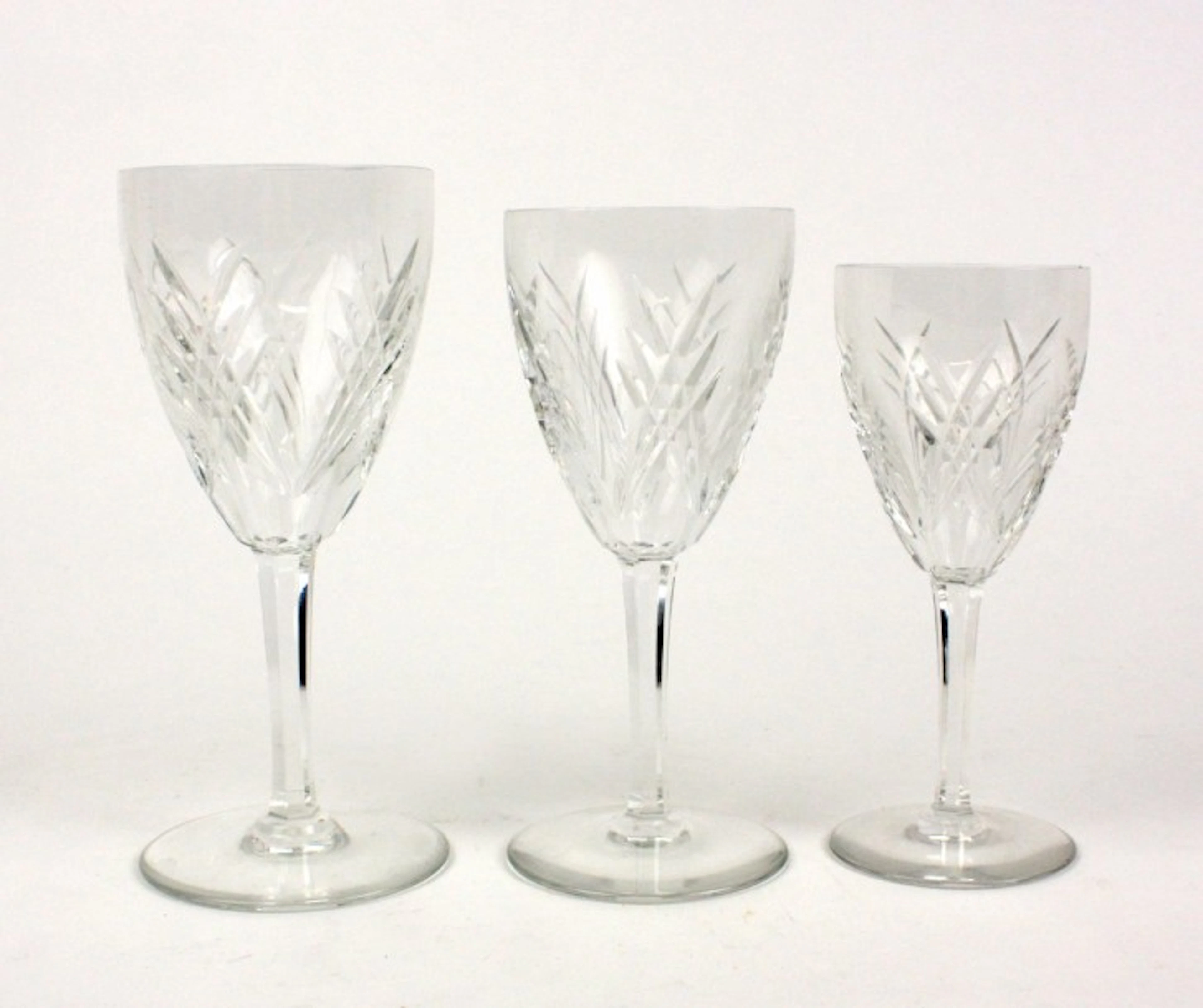 BACCARAT Partie de service de verres en cristal modèle Chantilly...