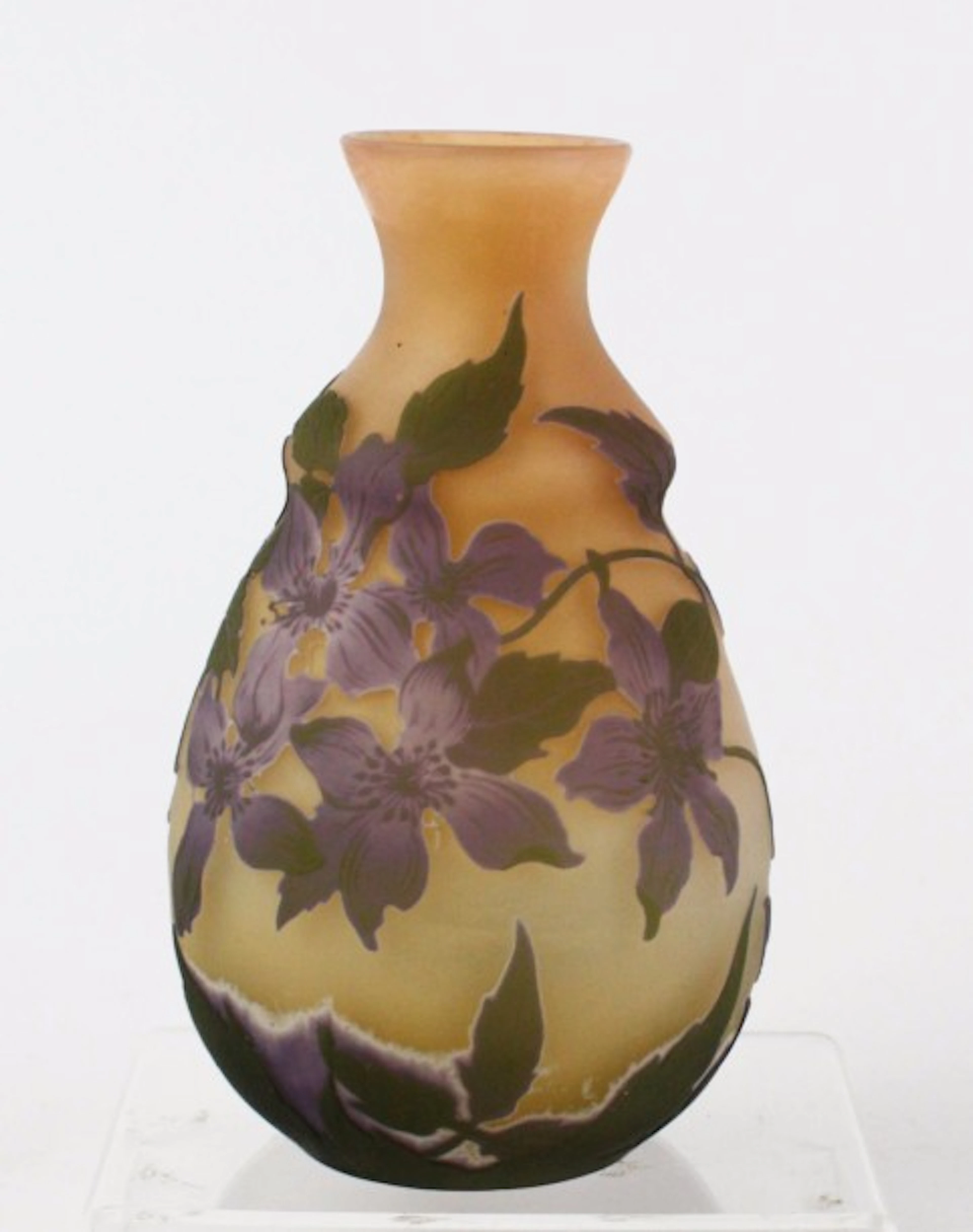 ETABLISSEMENT GALLE Vase de forme pansue en verre gravé dégagé...