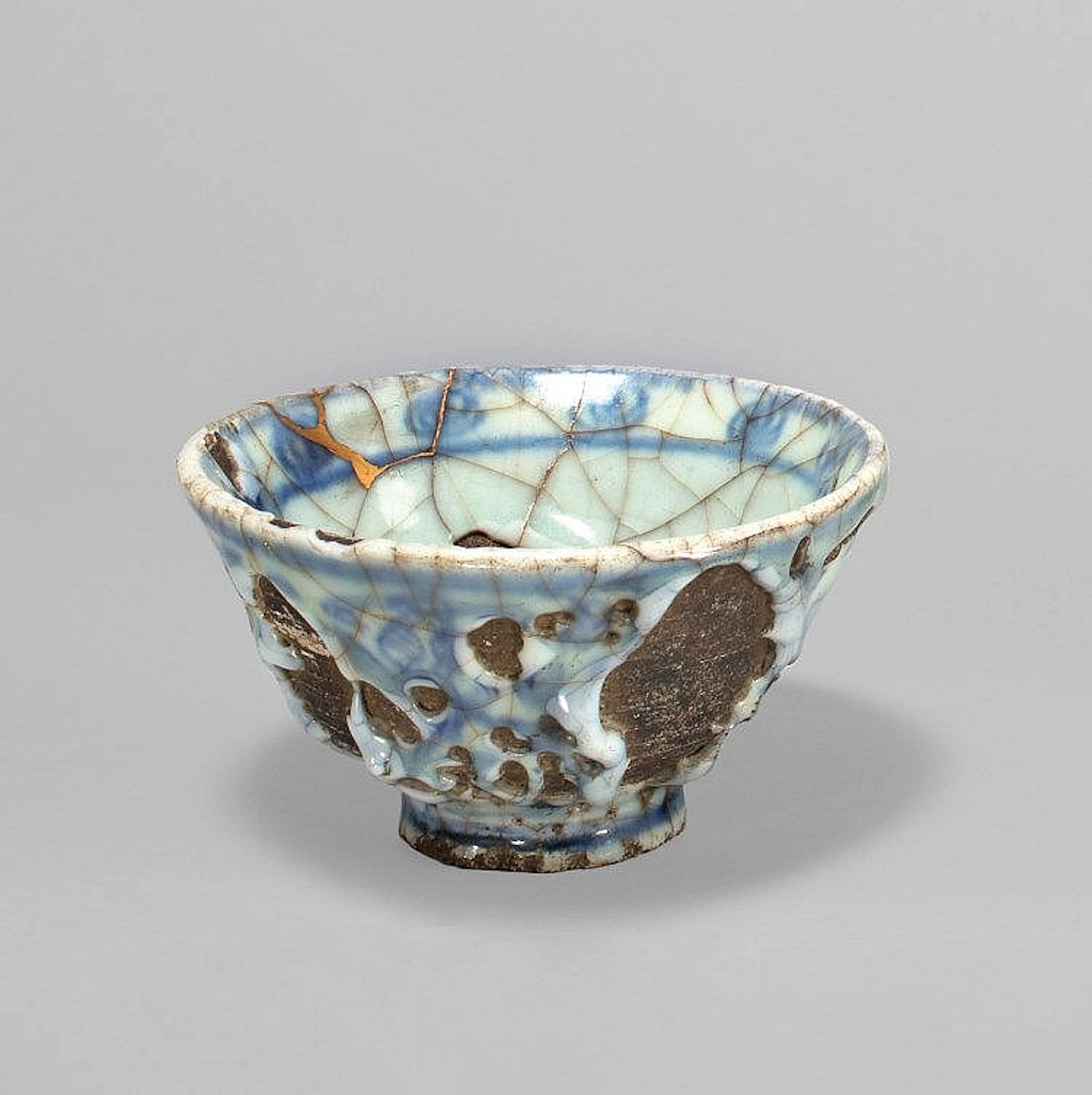 Chawan? tea bowlOn the bottom seal: *japan. Zeich
