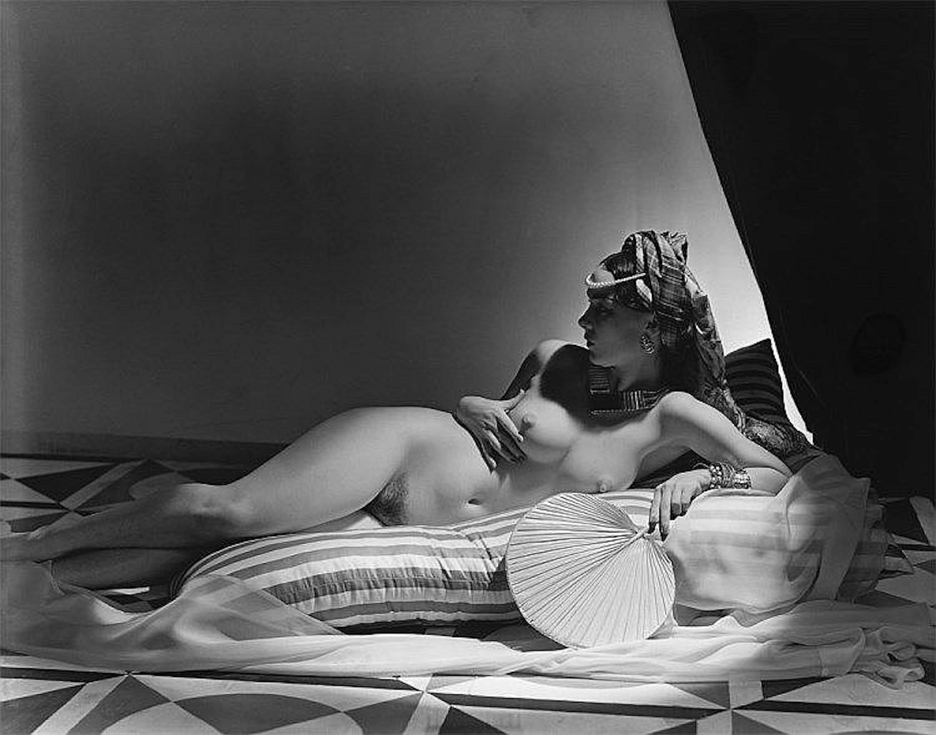 Horst P. Horst (i.e. Paul Horst Bohrmann), Odalisque III, NY