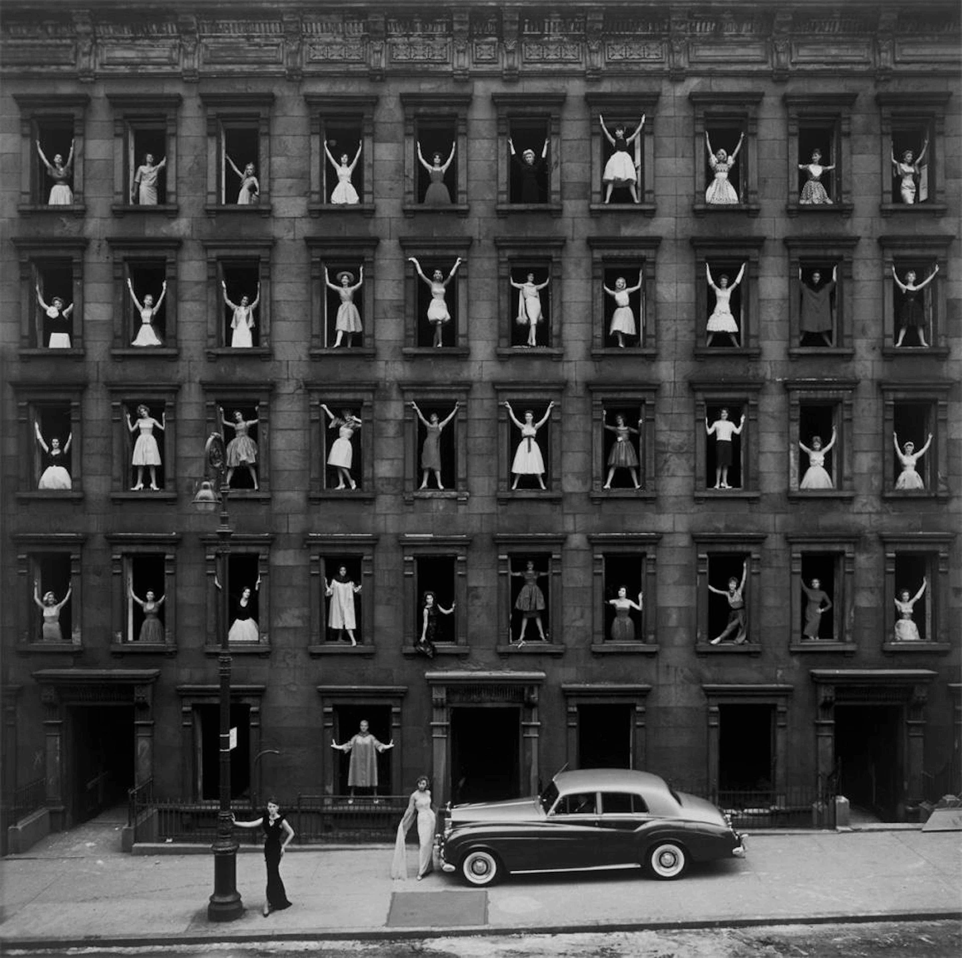 Ormond Gigli - ?Girls in the Windows, New York City?