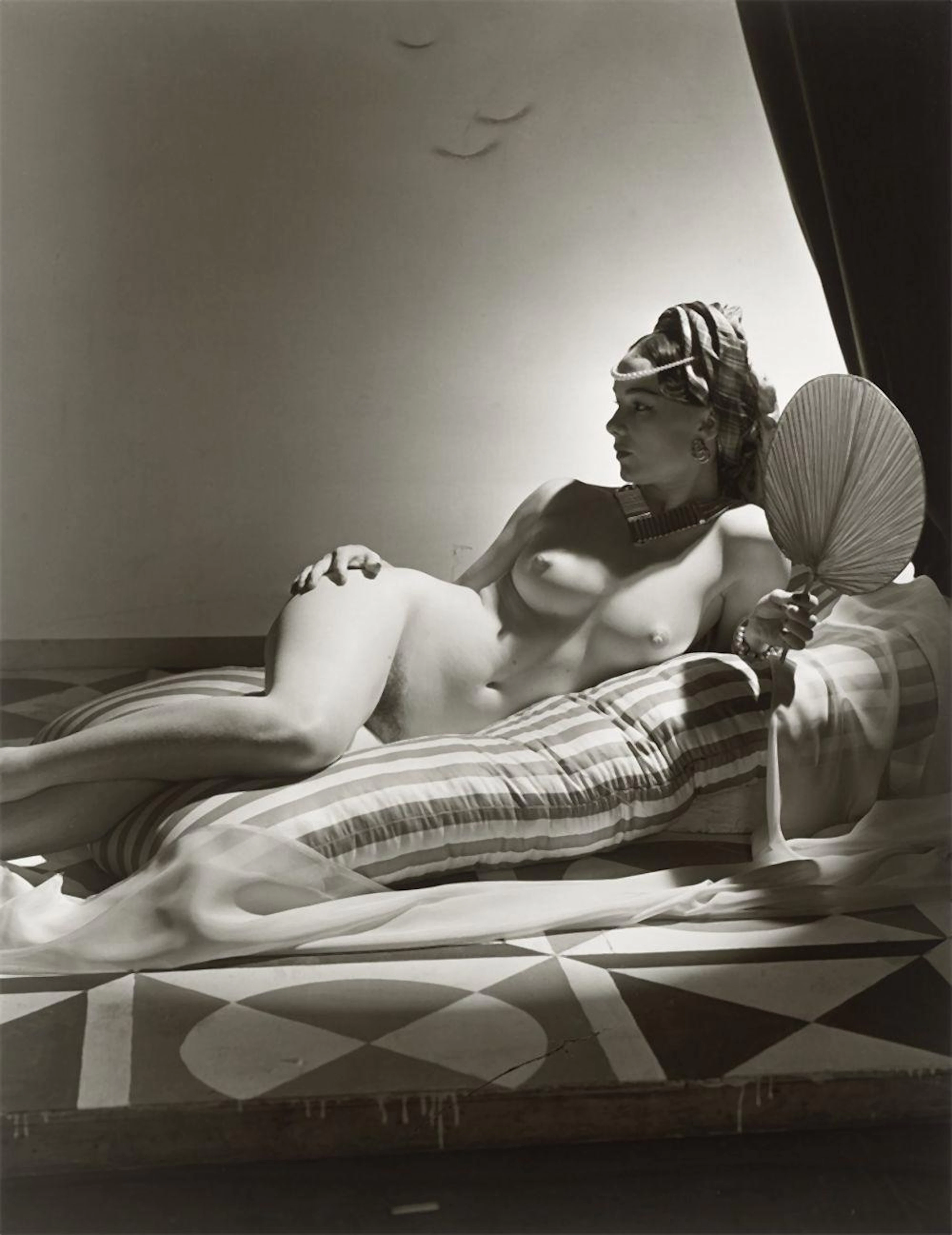 Horst P. Horst (i.e. Horst Paul Albert Bohrmann) - Odalisque I, New York. 1943