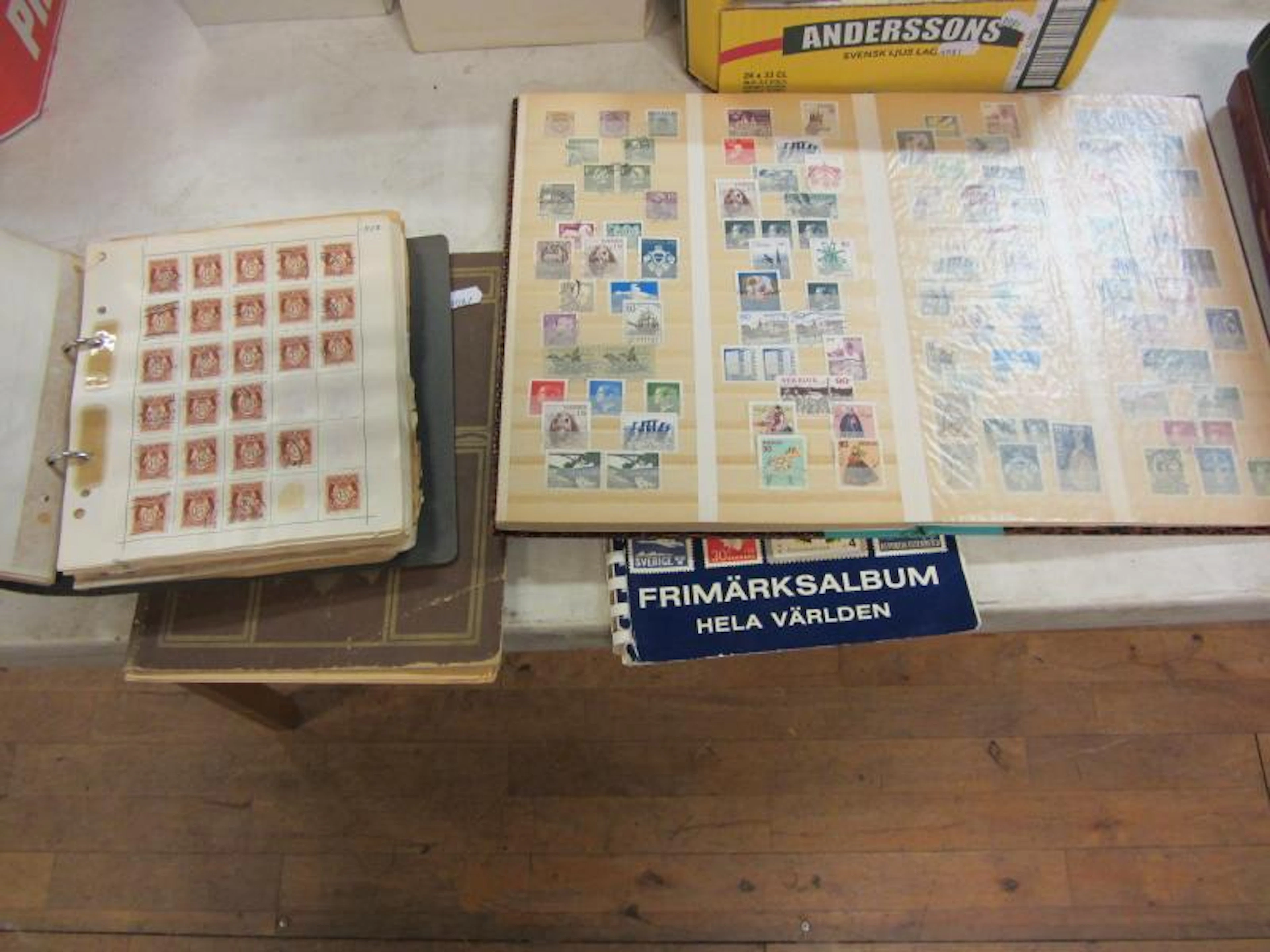 Pärm äldre svenska, norska och amerikanska frimärken, blandat och svenska frimärken