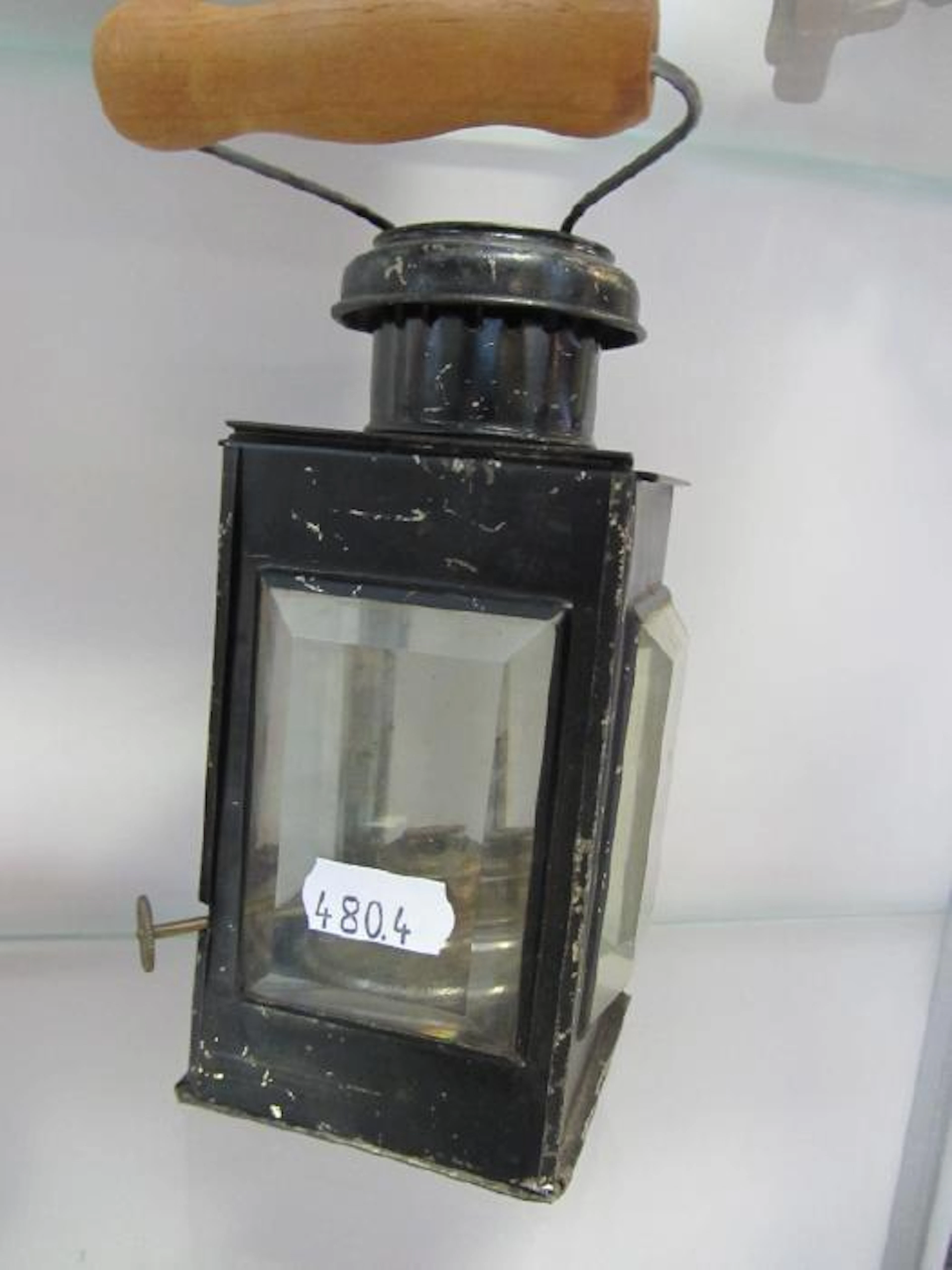 Antik lykta m fotogenlampa, fasettslipade glas, h-16 cm