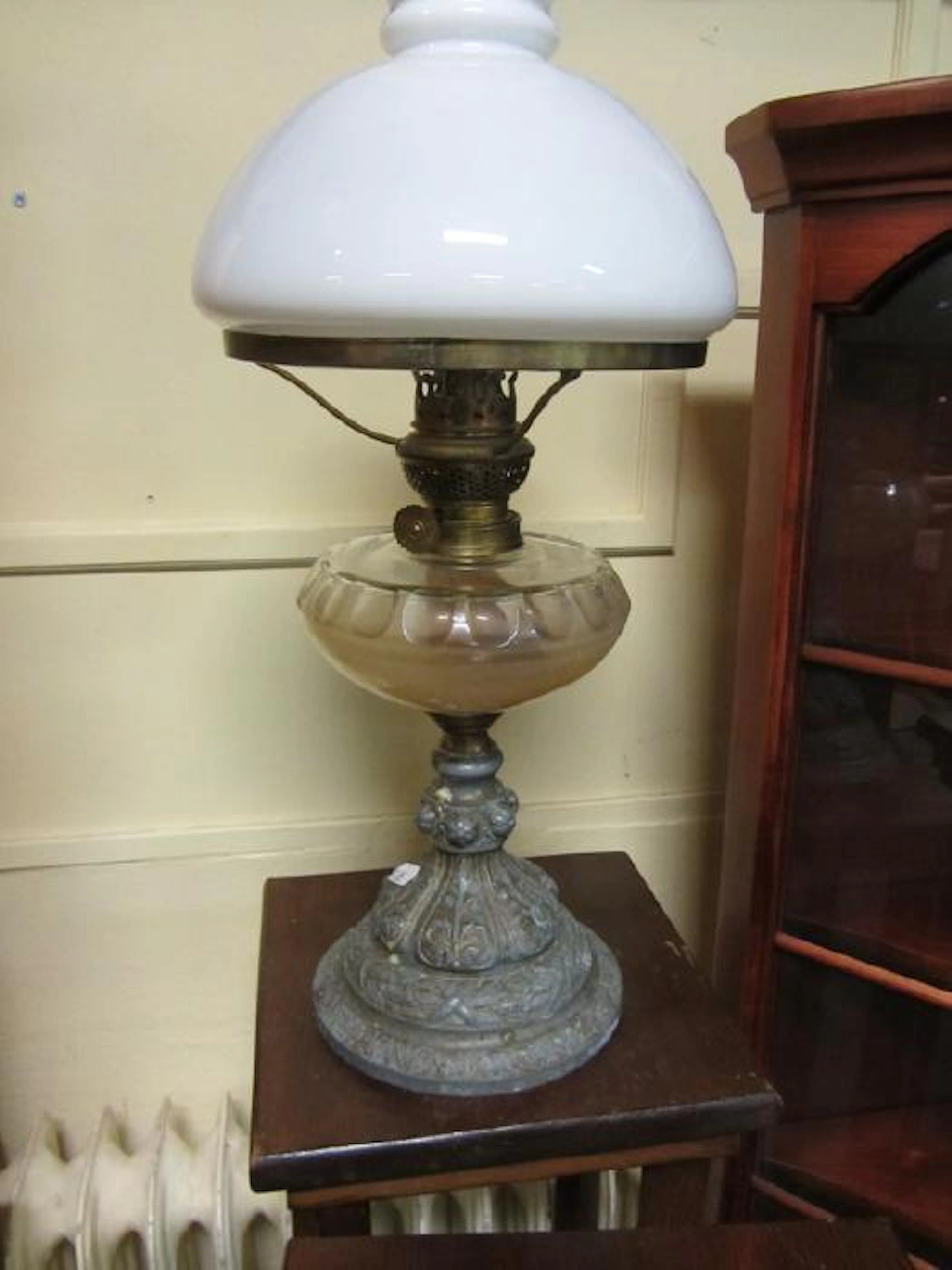 Antik bordsfotogen lampa