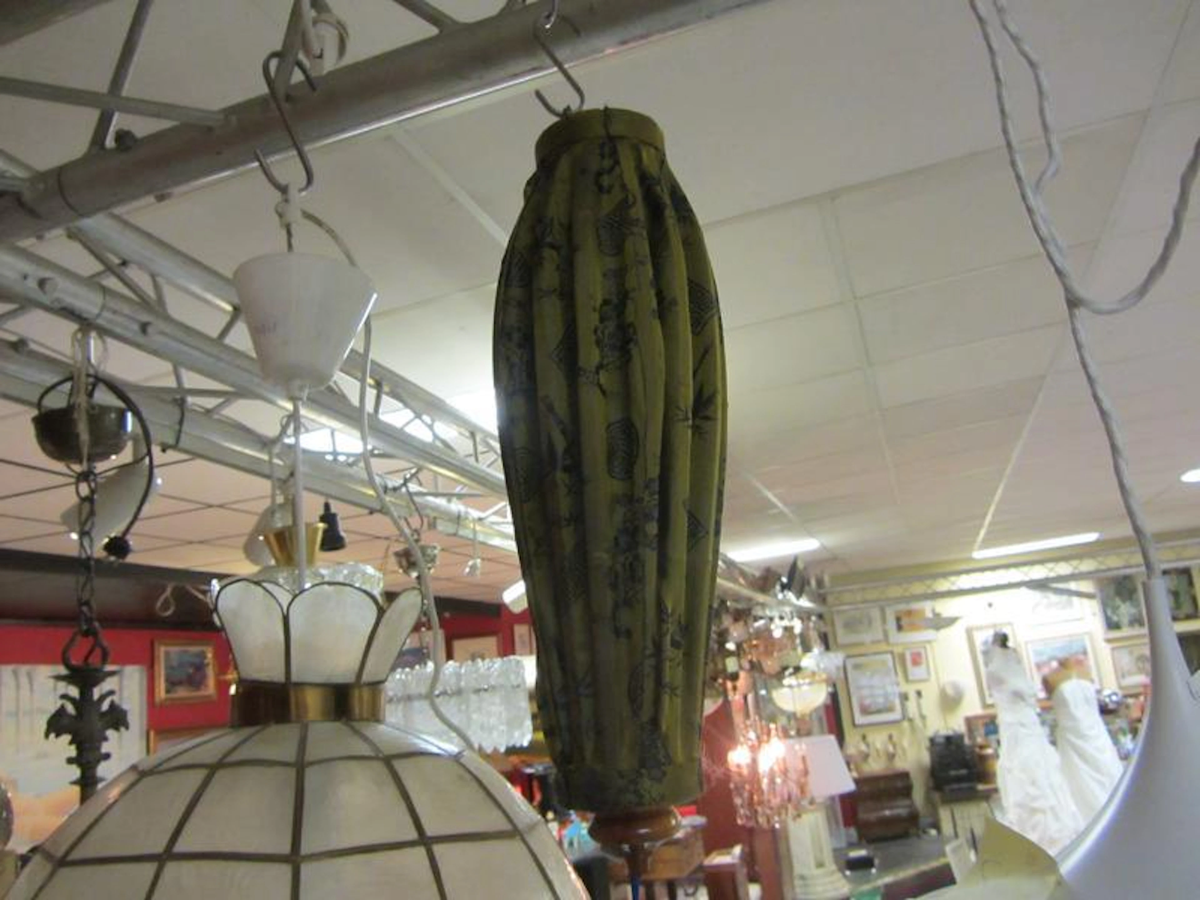 Stämningsskapande asiatisk lampa utan el just nu