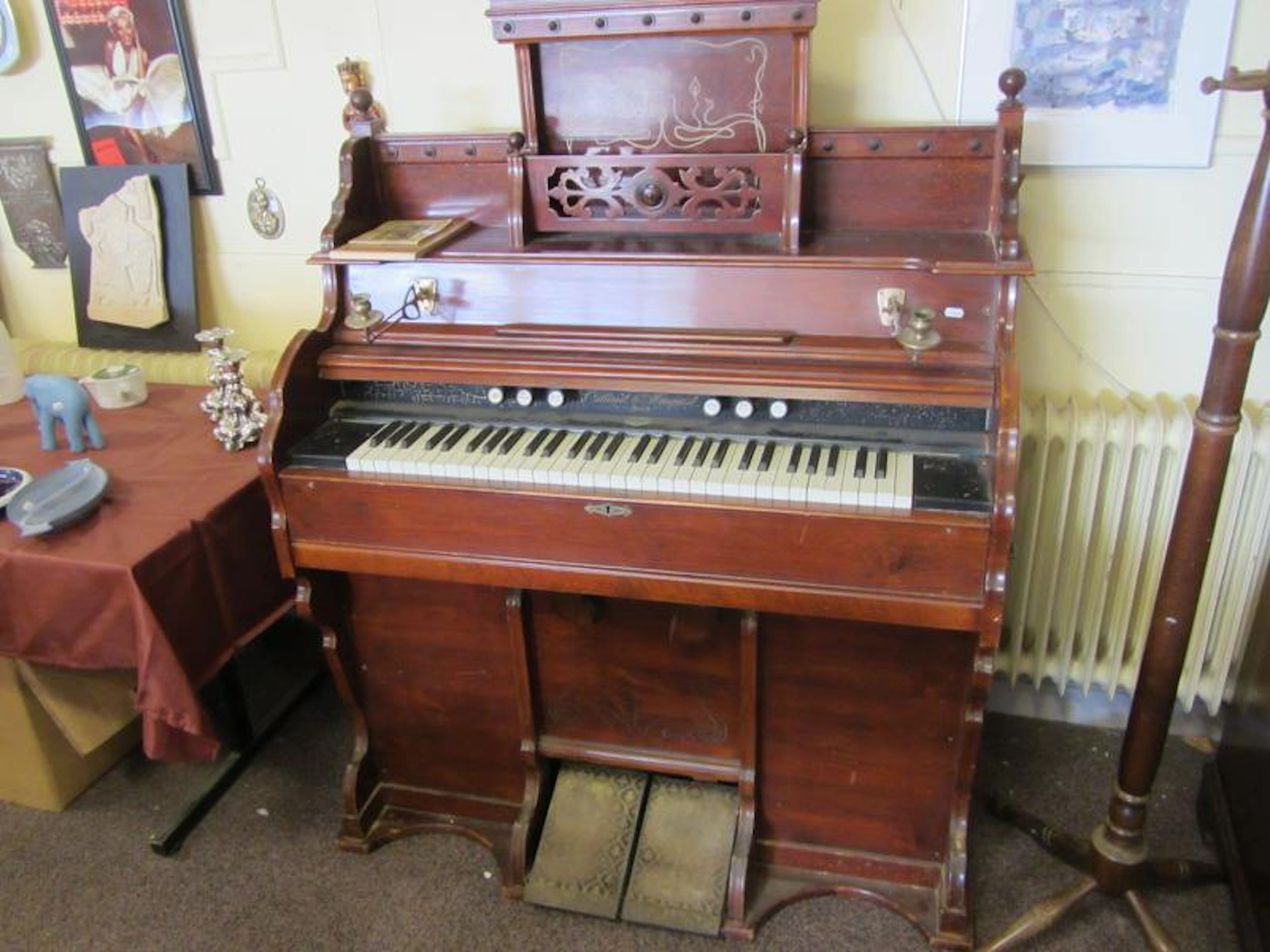 Antik orgel nyrenässans med malmljushållare