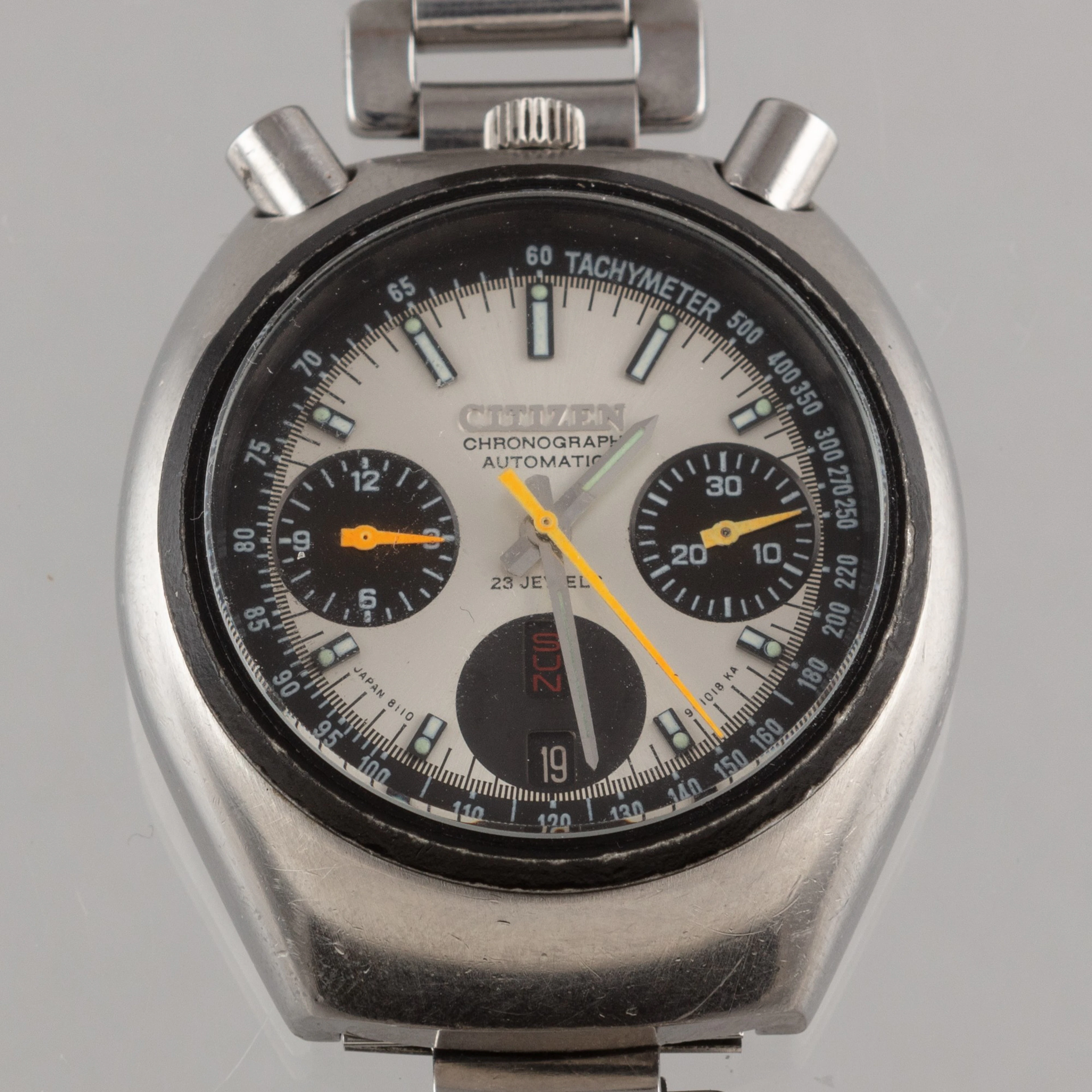 Citizen 8110, Bullhead, mens' wrist watch