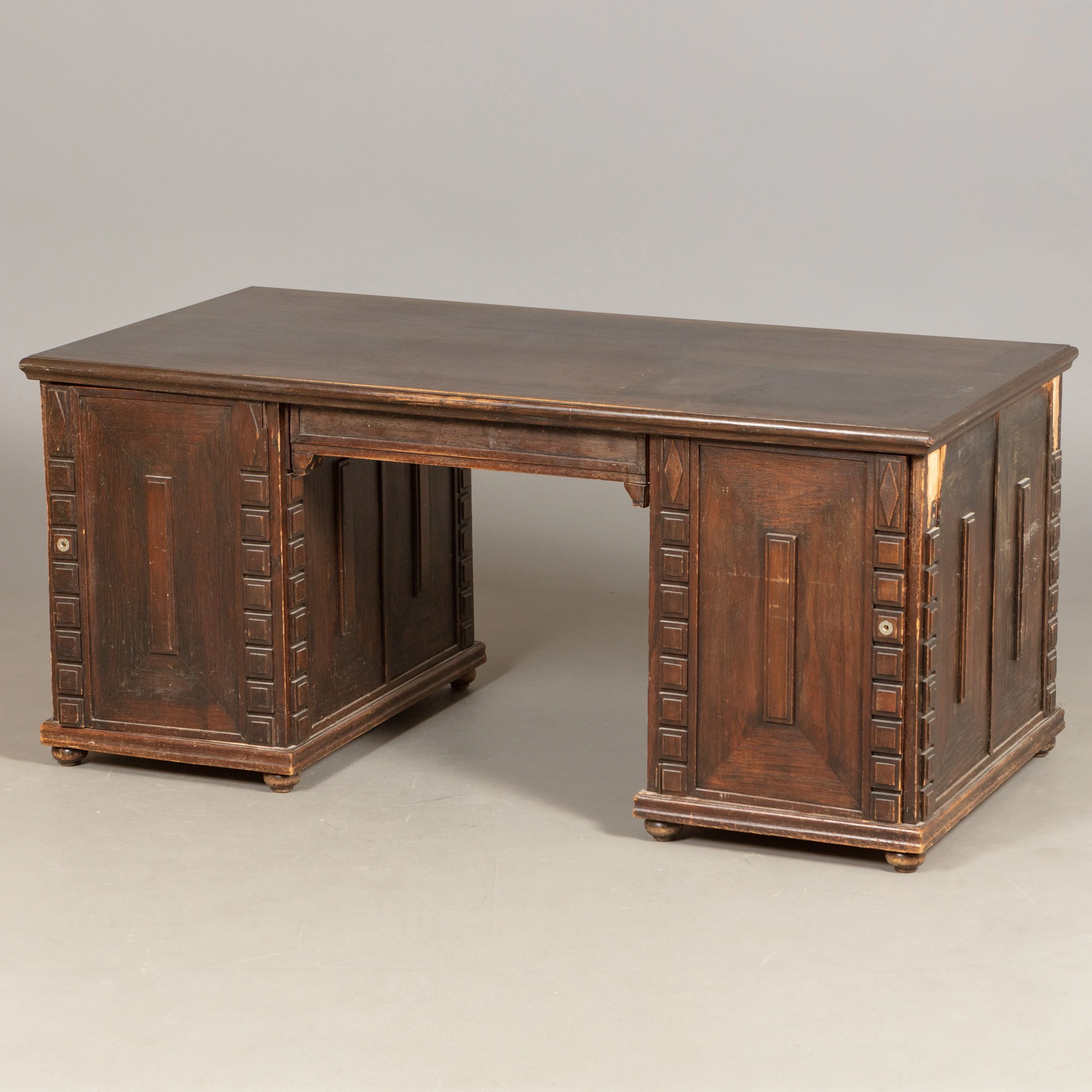 A writing desk, attributed to Eliel Saarinen