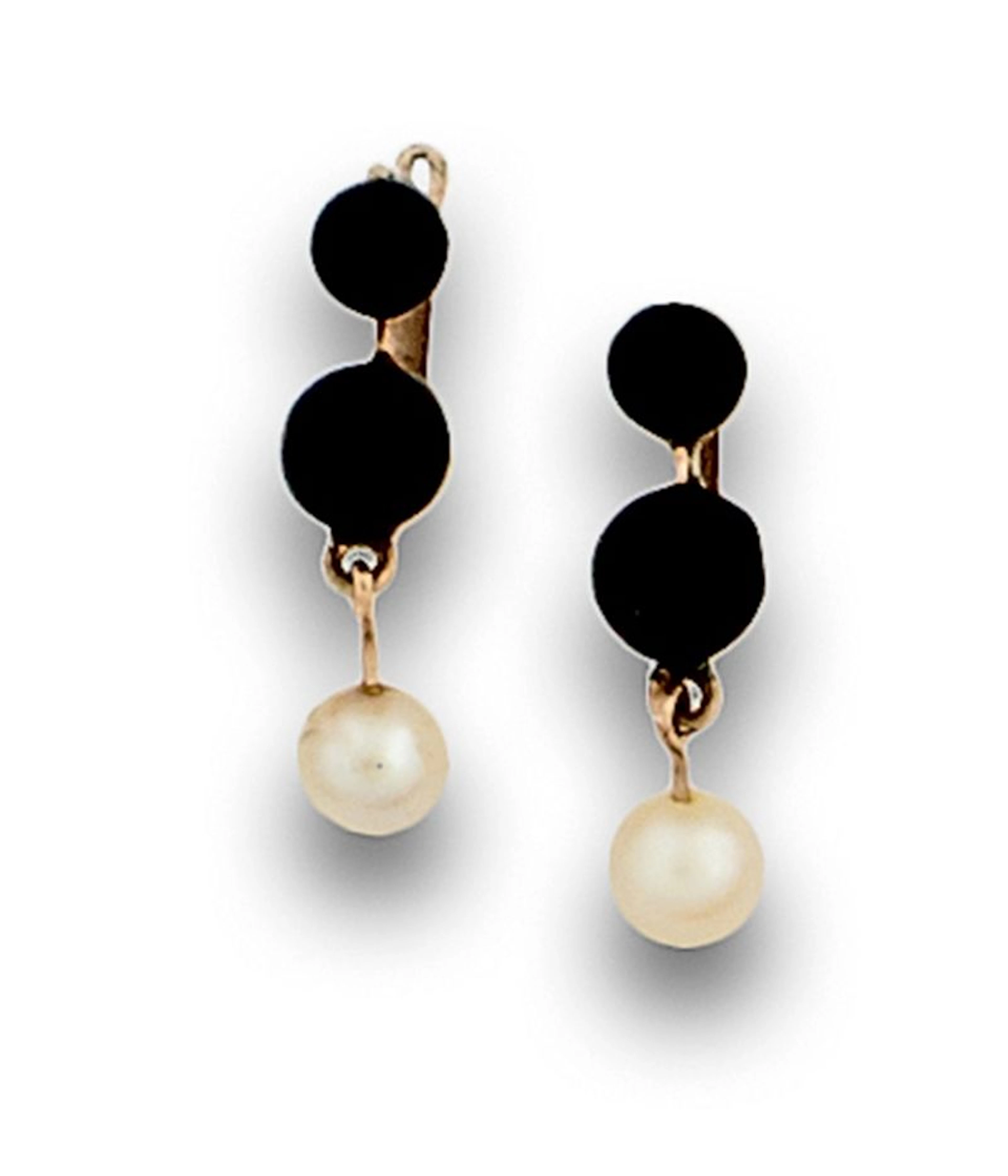 Pendientes s.XIX con dos cabuchones de azabache y perla colgante.