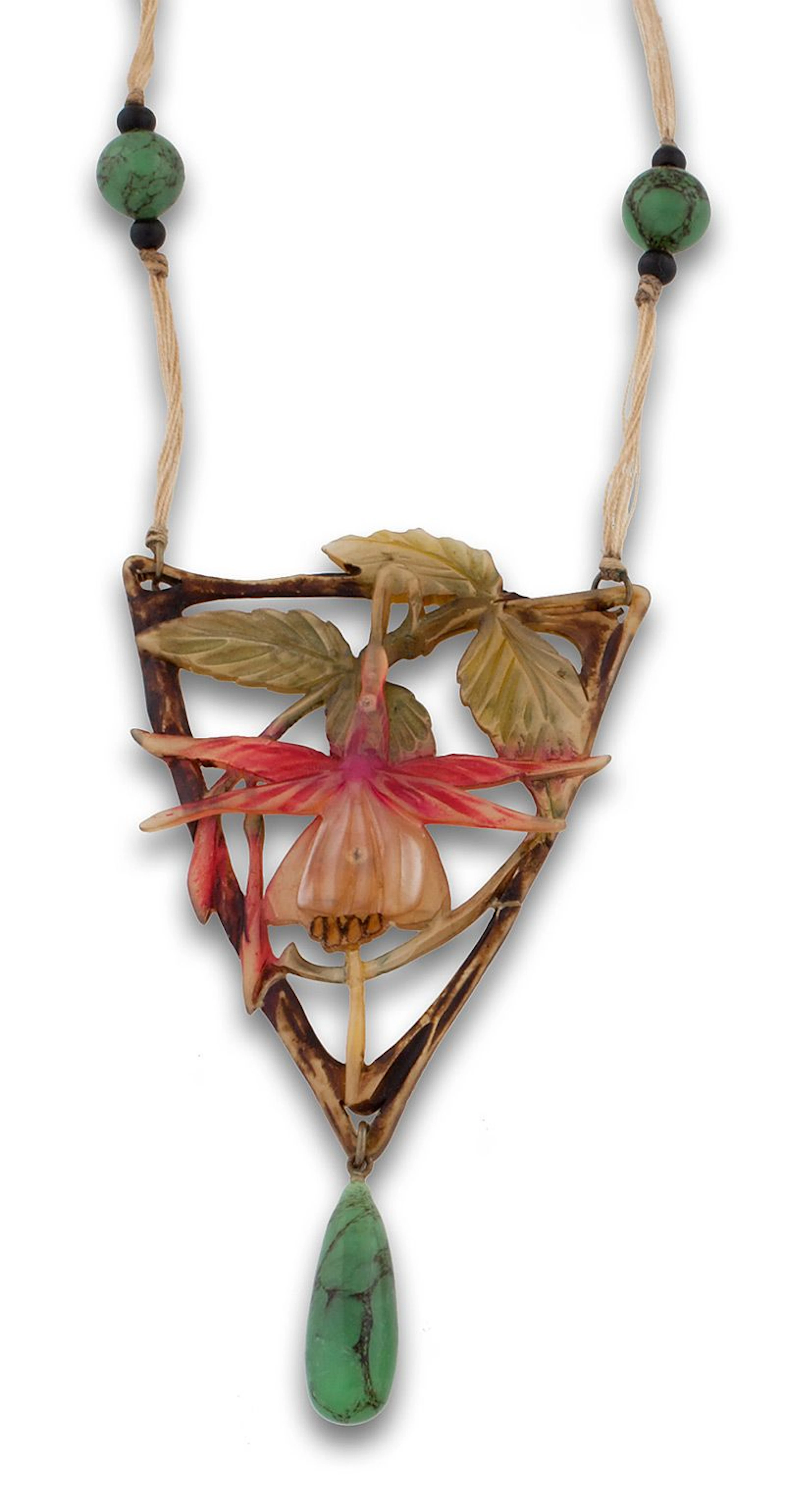 Collar Art Nouveau de ELISABETH BONTE c 1900 realizado en cuerno tallado