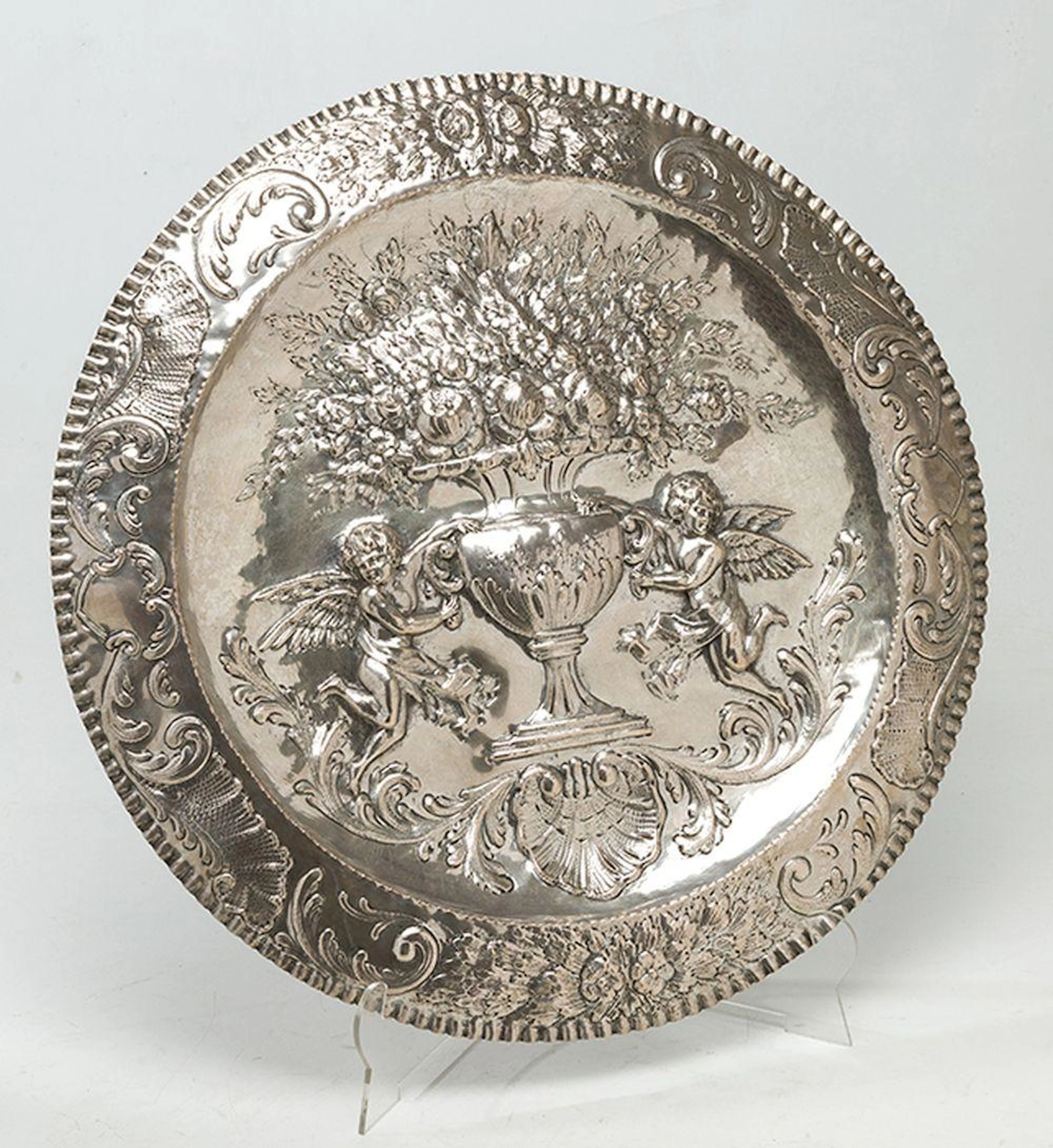 Plato español de plata antiguo