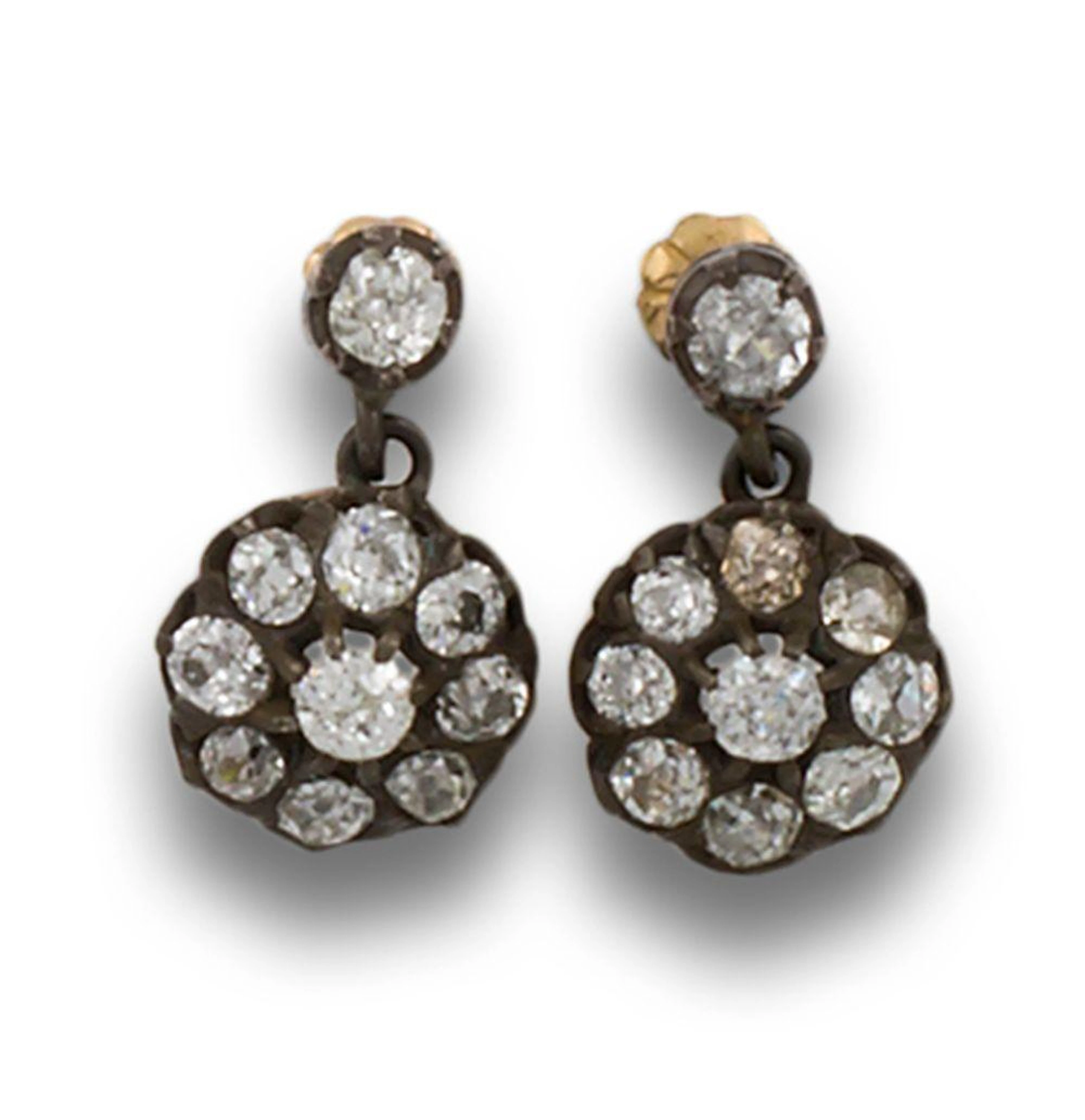 A PAIR OF DIAMOND EARRINGS, CIRCA 1850