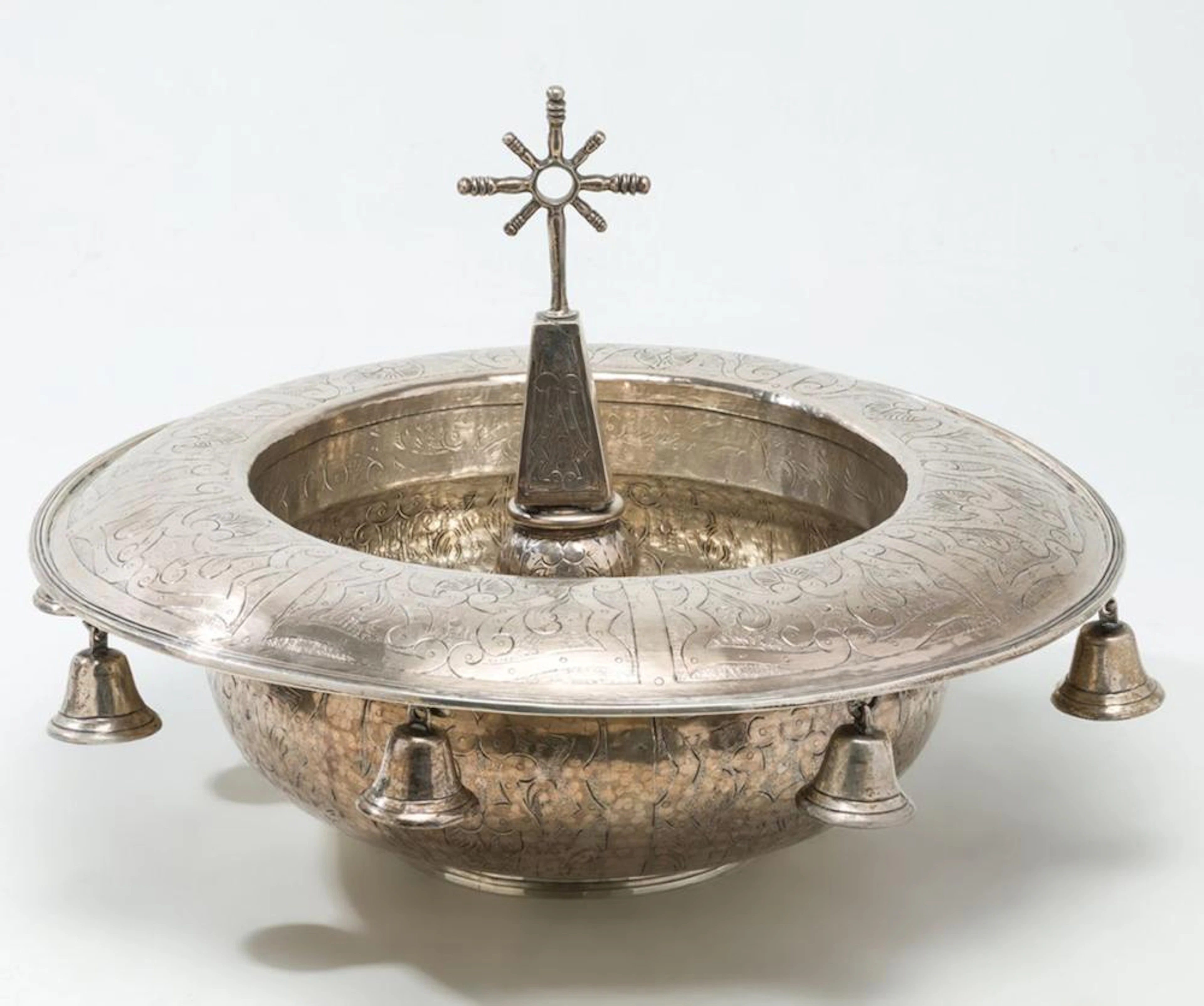 A SPANISH SILVER CENTREPIECE