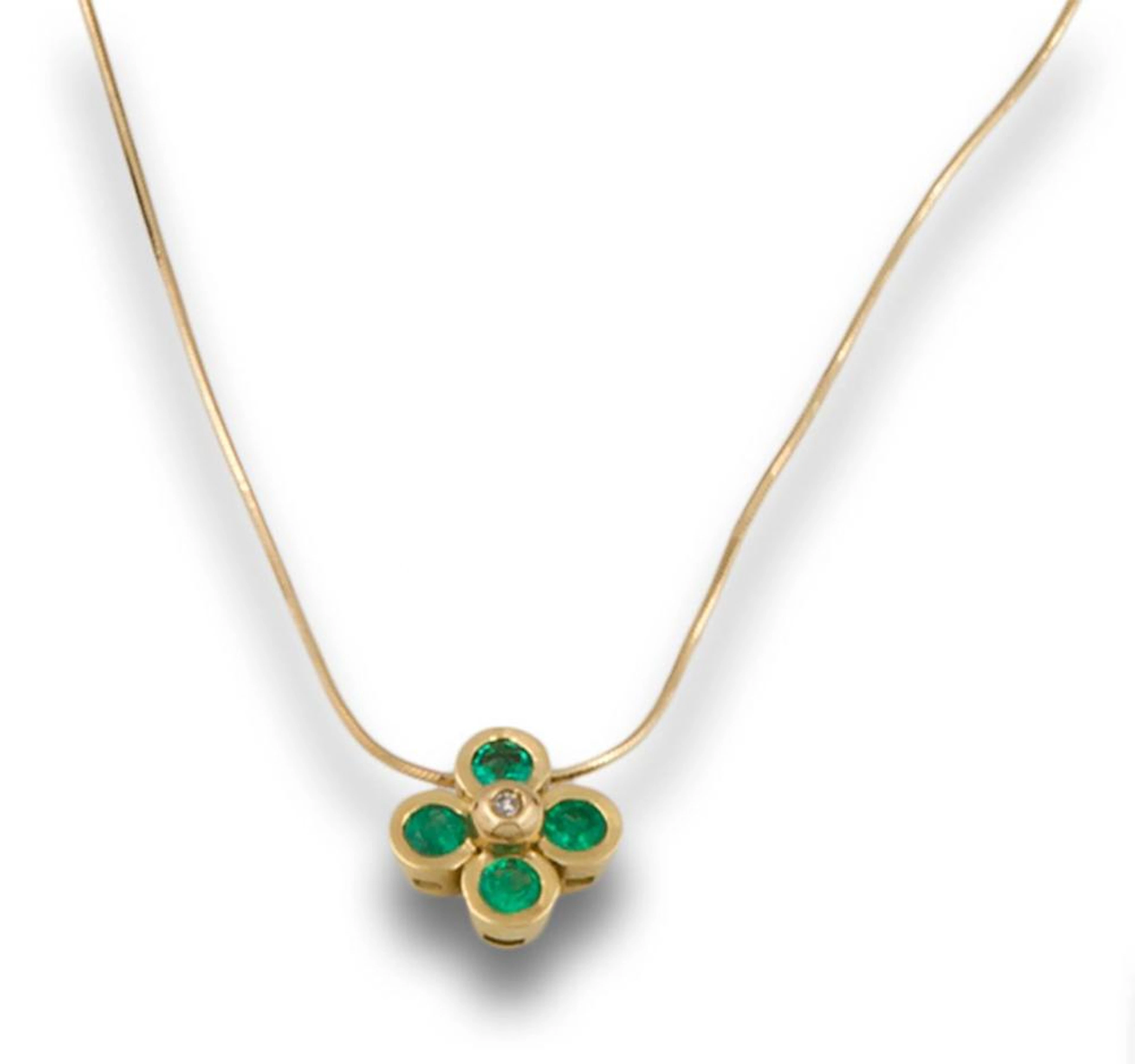 AN EMERALD AND DIAMOND NECKLACE