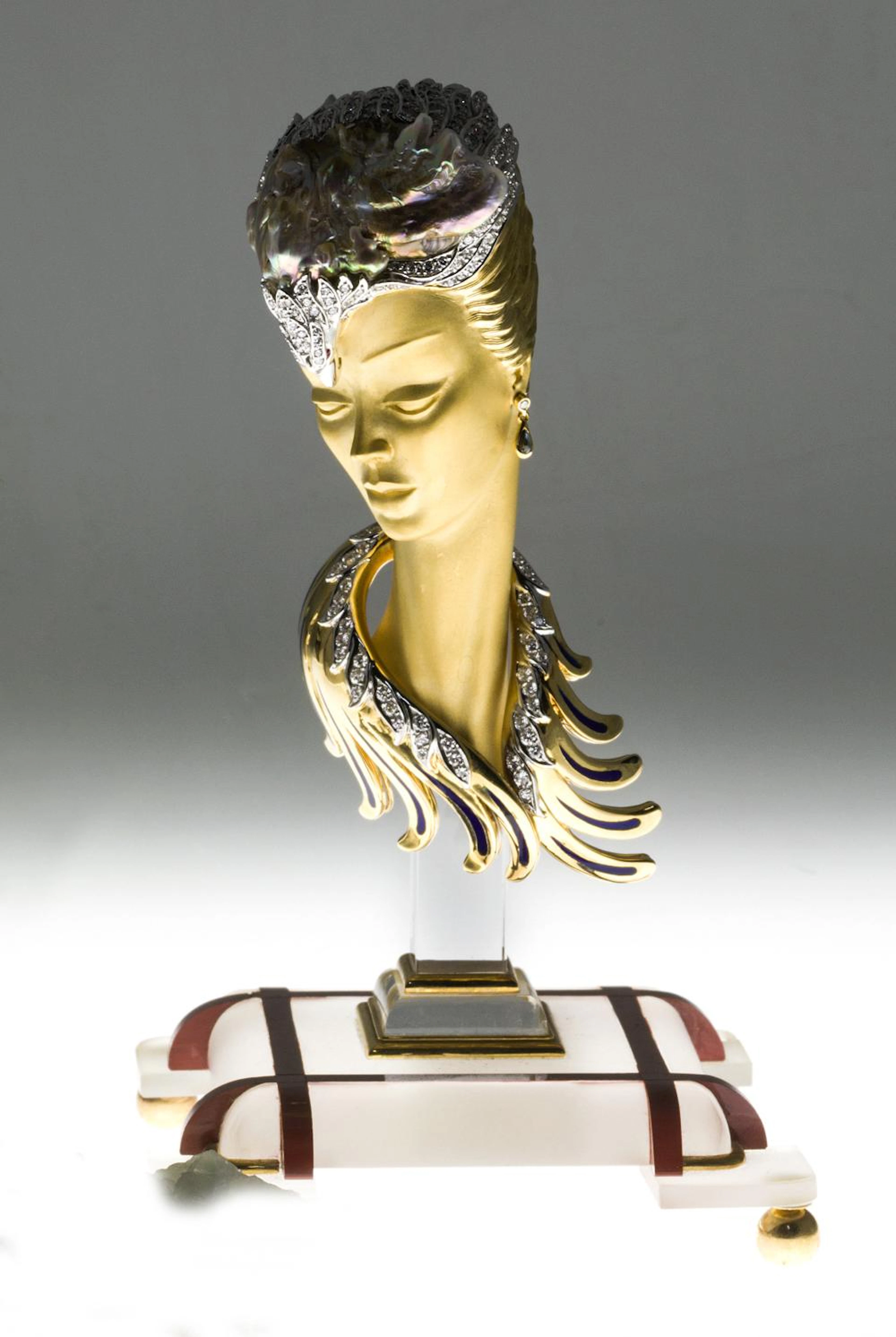WILD JEWEL SCULPTURE BASE AND CASE