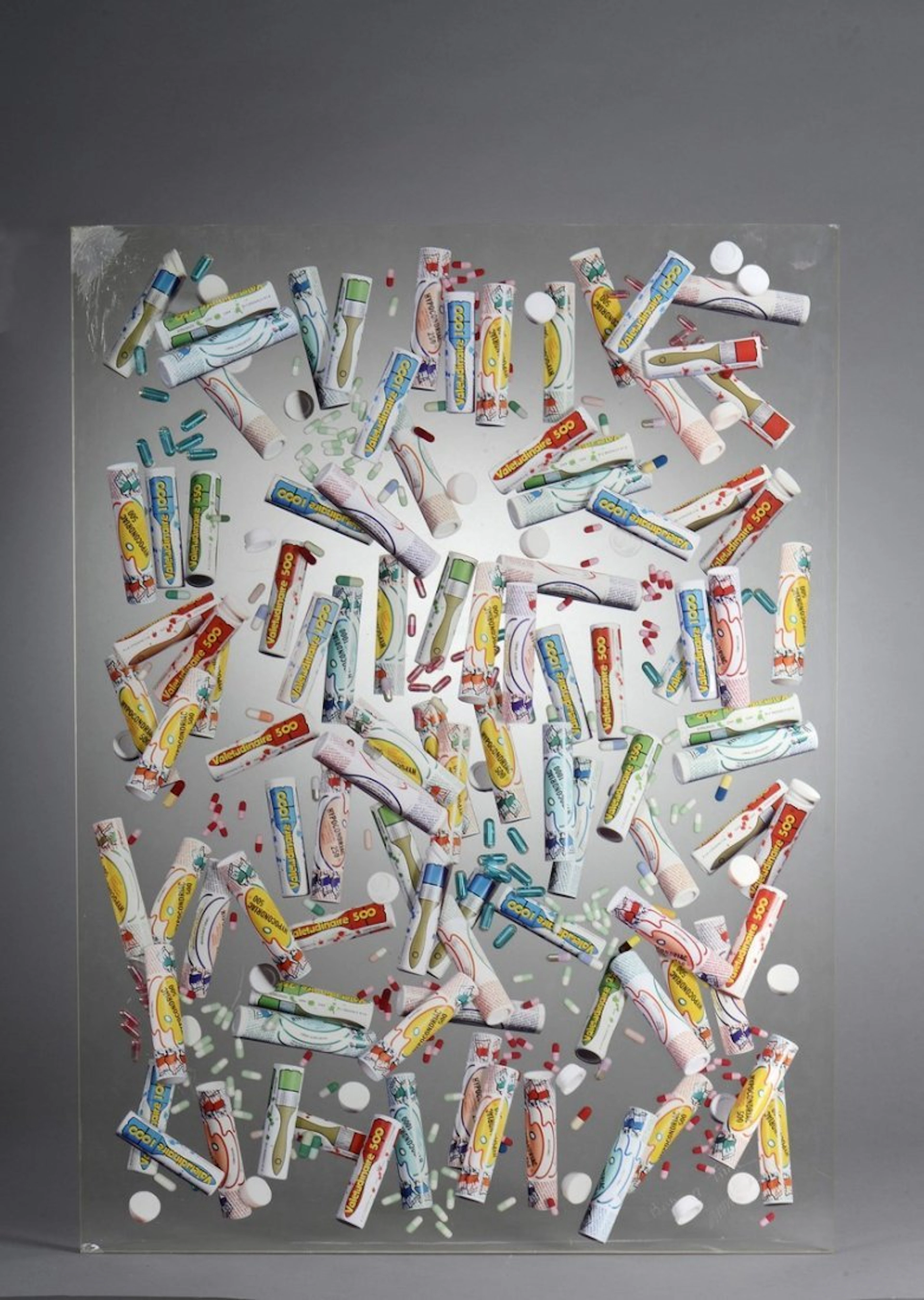 ARMAN (1928-2005)Sans titre.Inclusion de comprimés