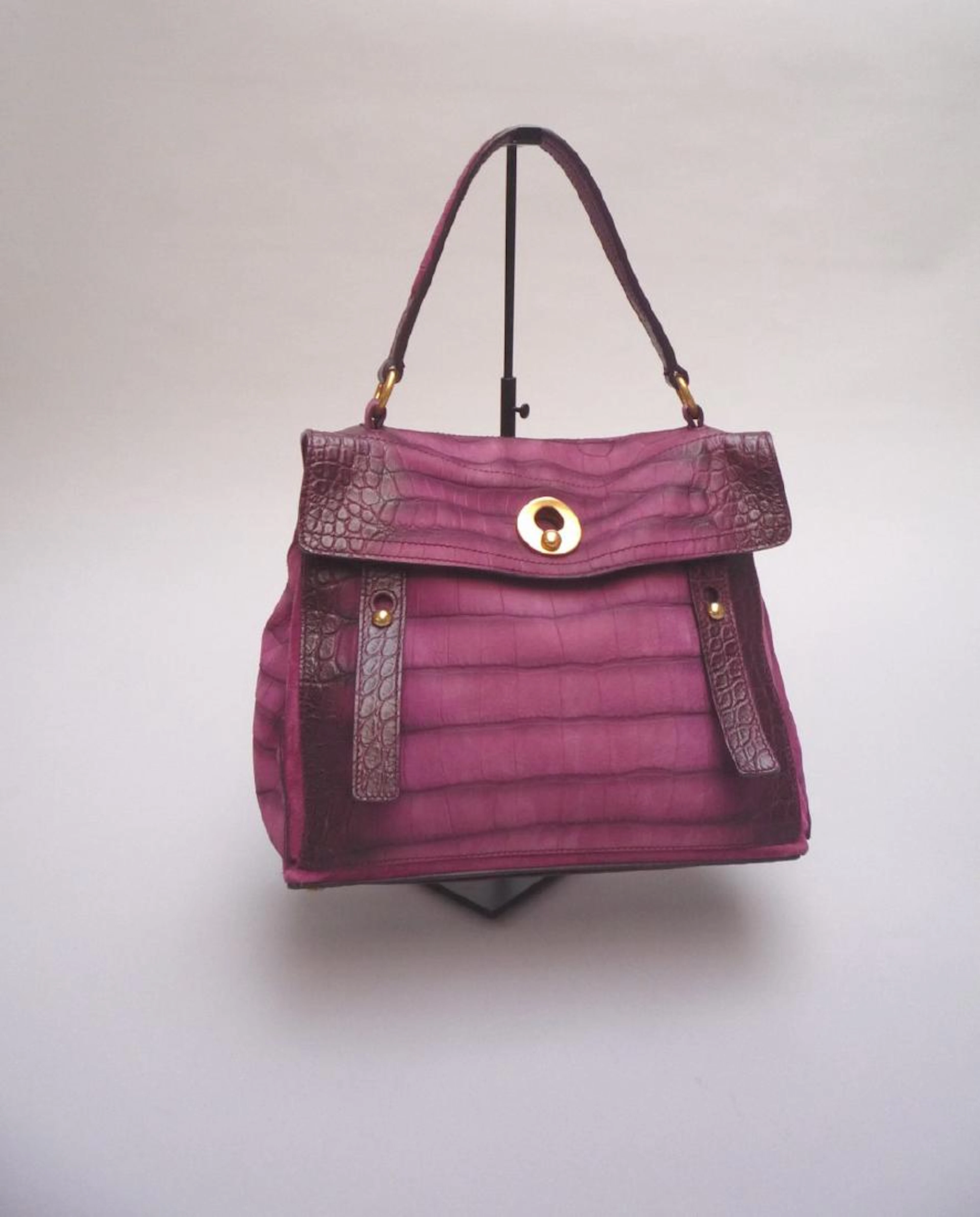 YVES SAINT LAURENT SAC MUSE en cuir violet impression