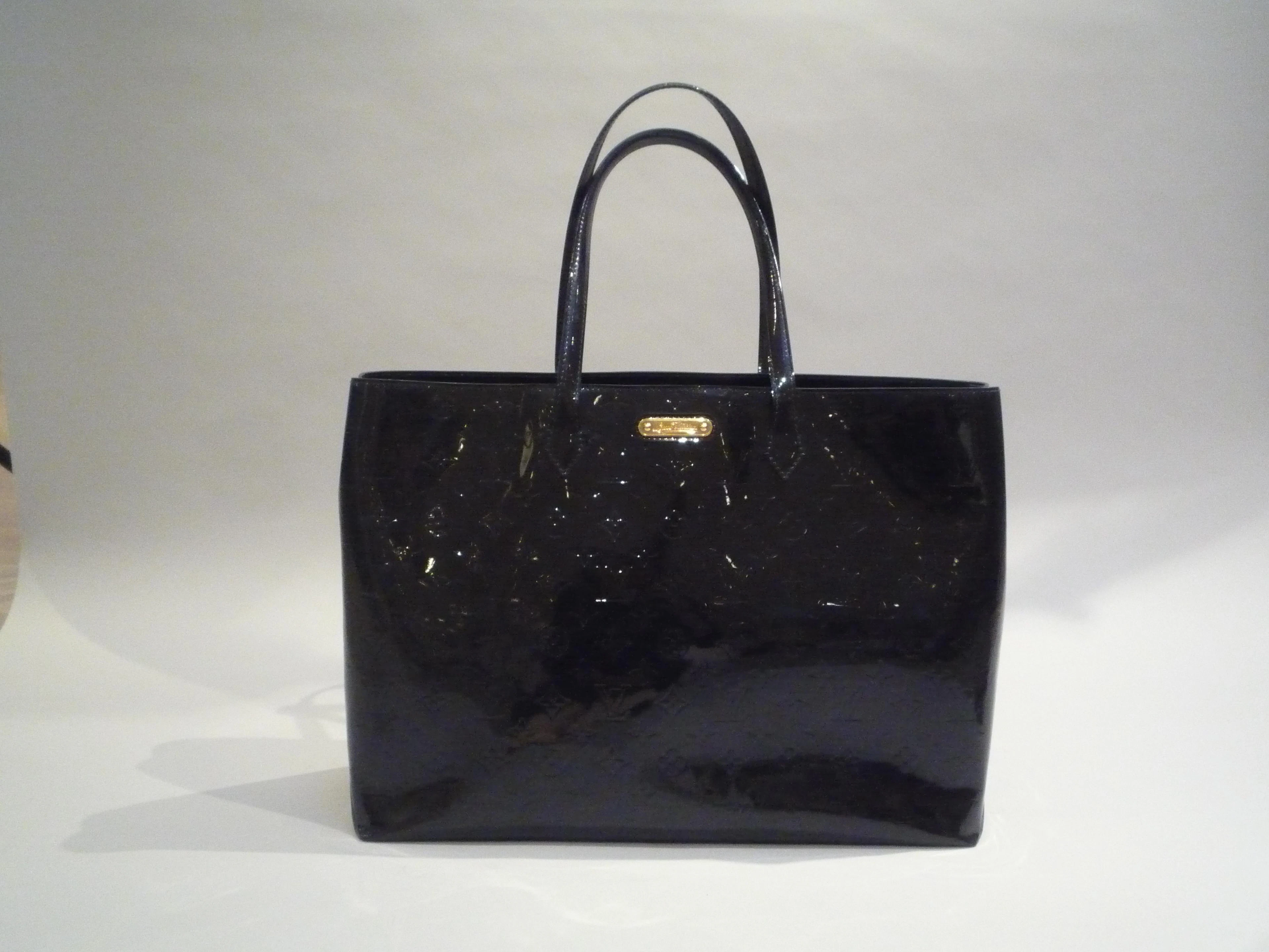 LOUIS VUITTON GRAND SAC en cuir verni bleu marine à