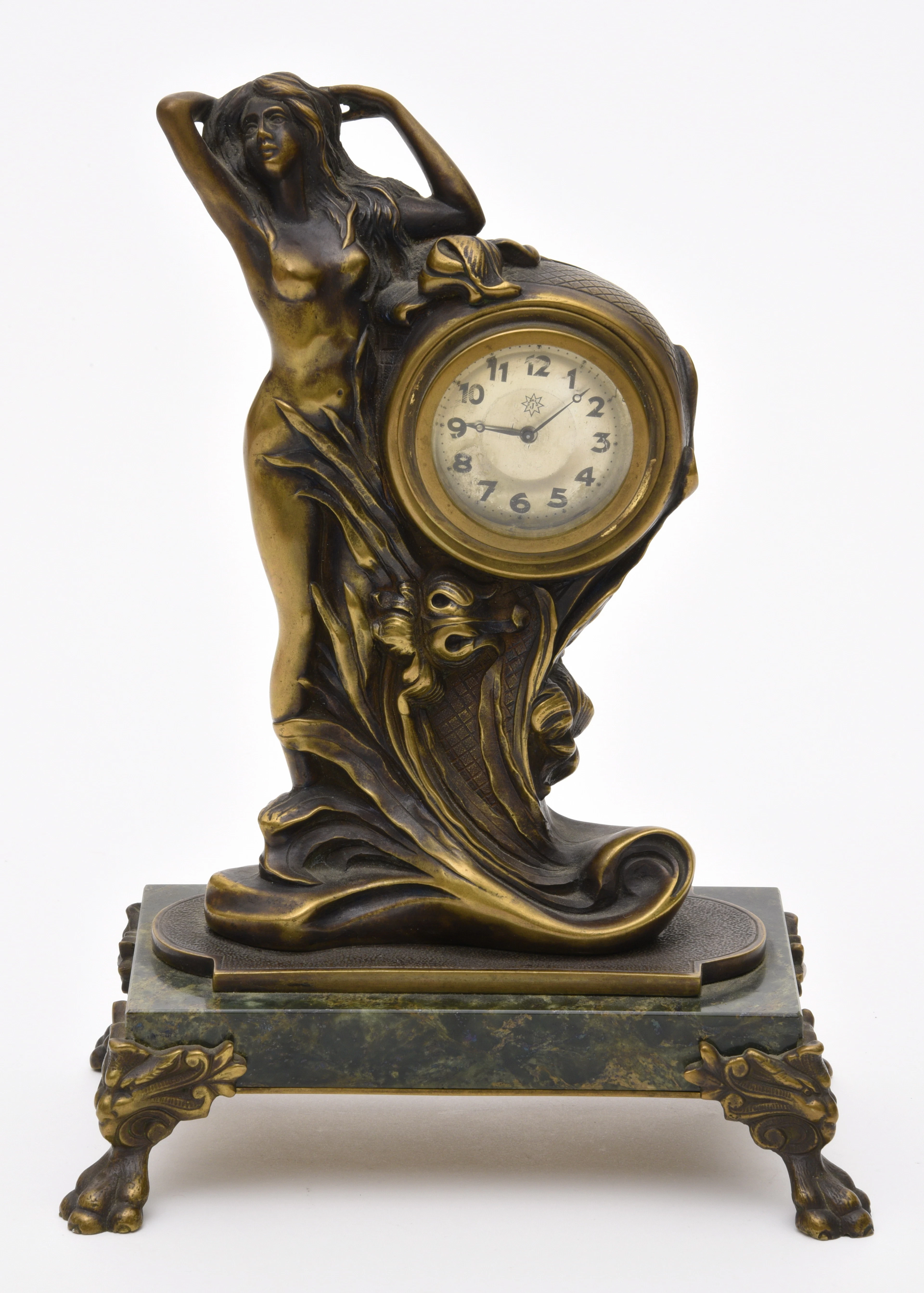 JUGENDSTIL-UHR. deutsch um 1910.