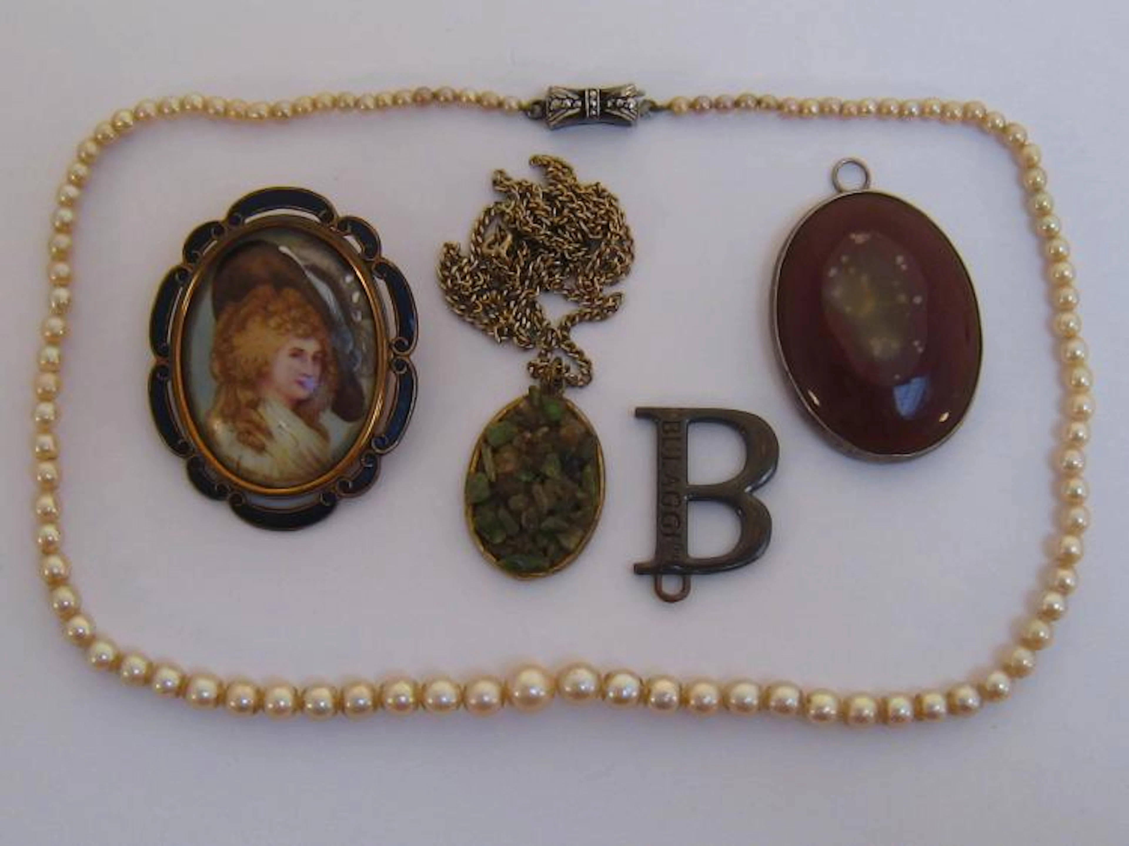 A single strand of cultured pearls