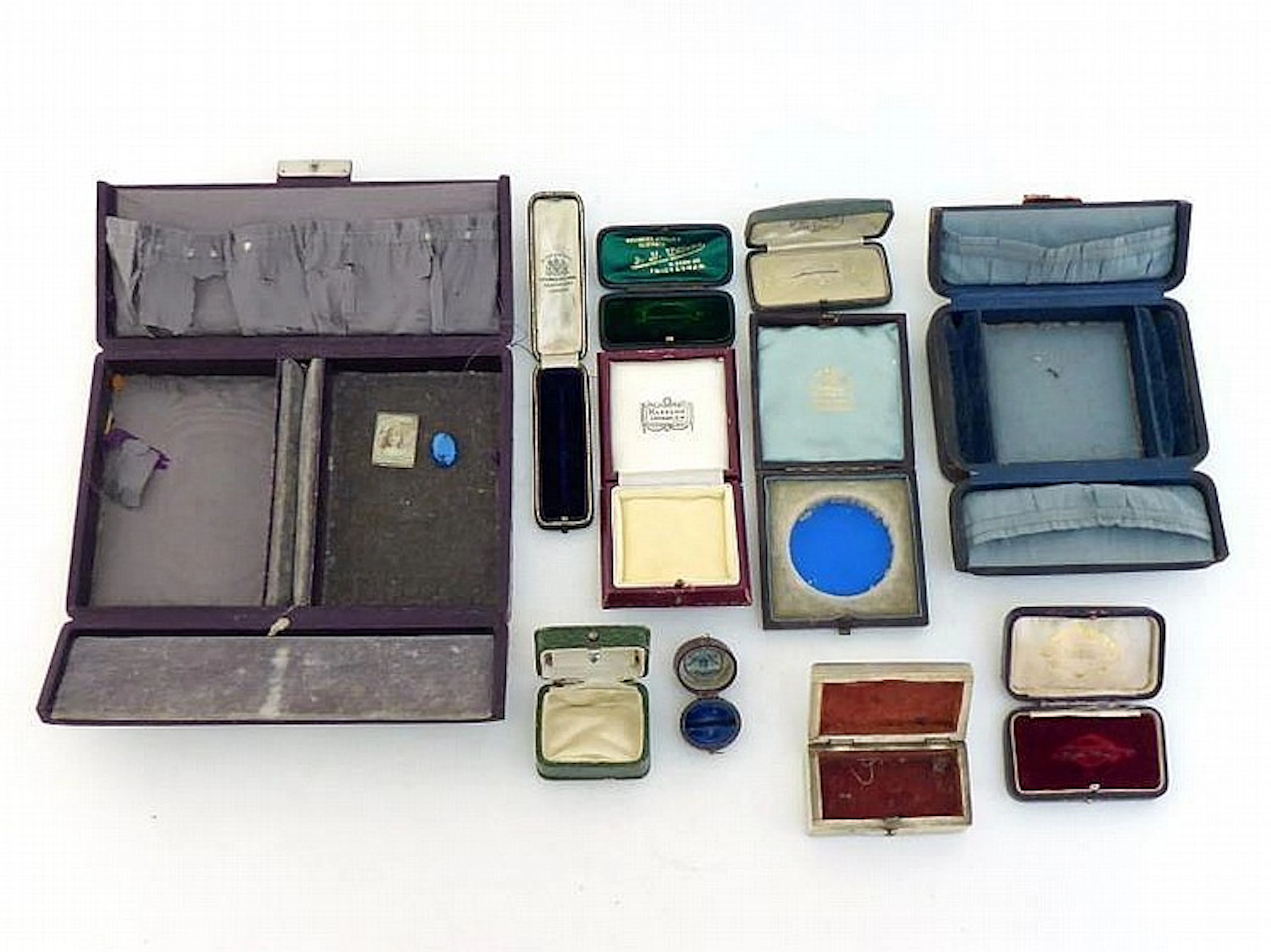 A collection of vintage jewellery boxes