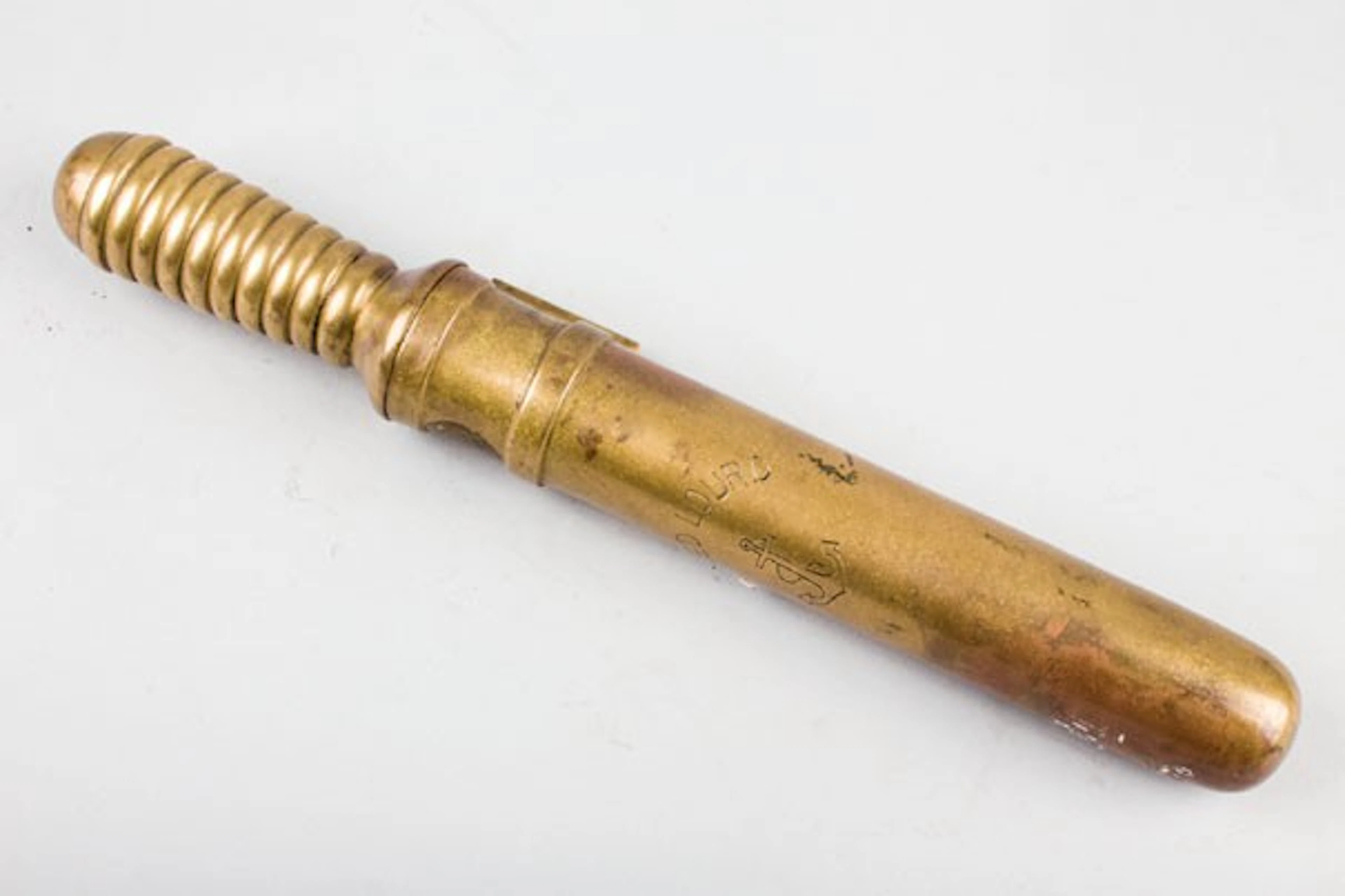 Antiguo cuchillo de buzo