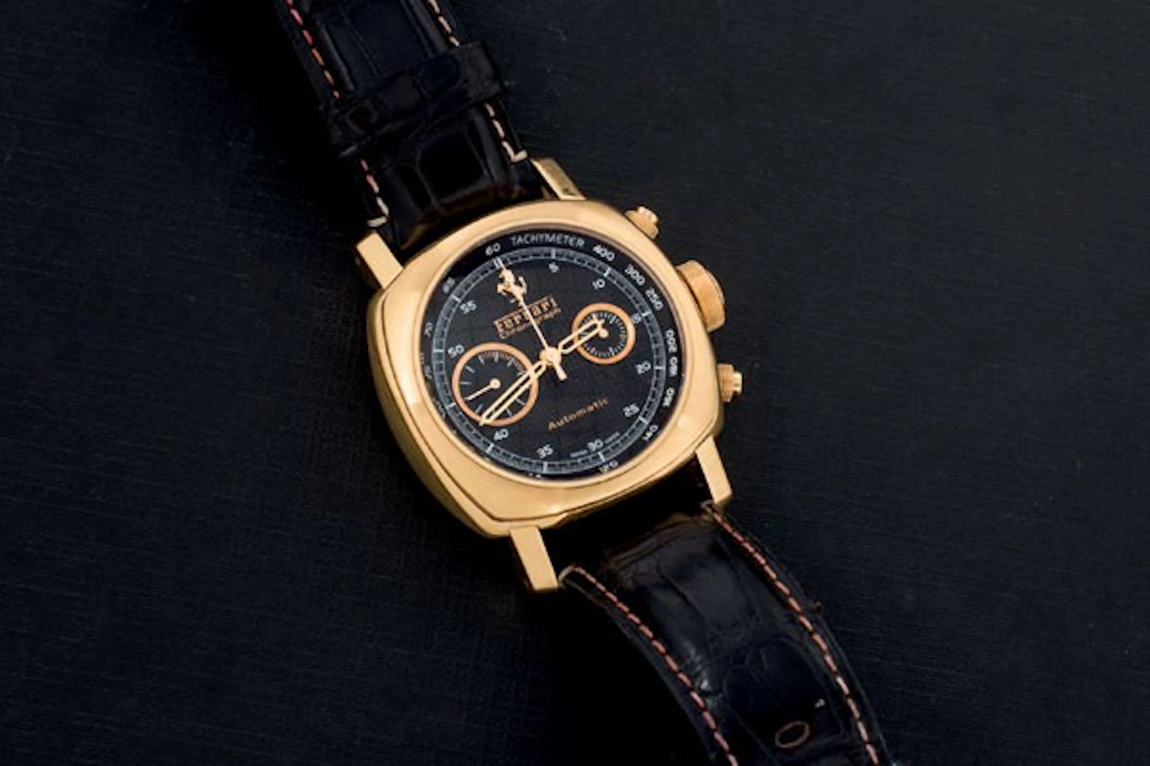 Reloj Ferrari Panerai de oro