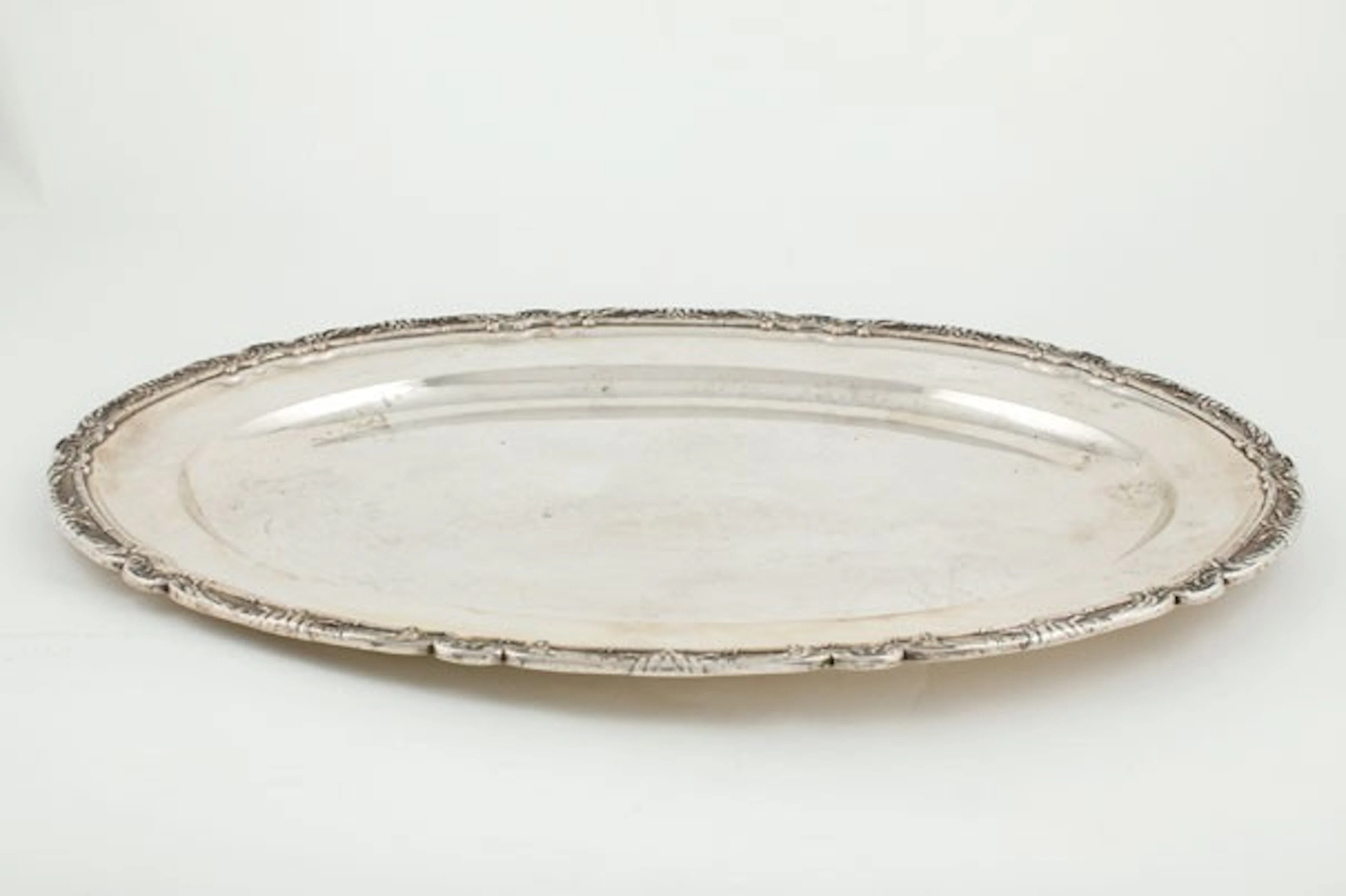 Fuente oval de plata continental