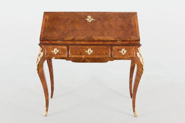 Bureau estilo Luis XV. S. XIX