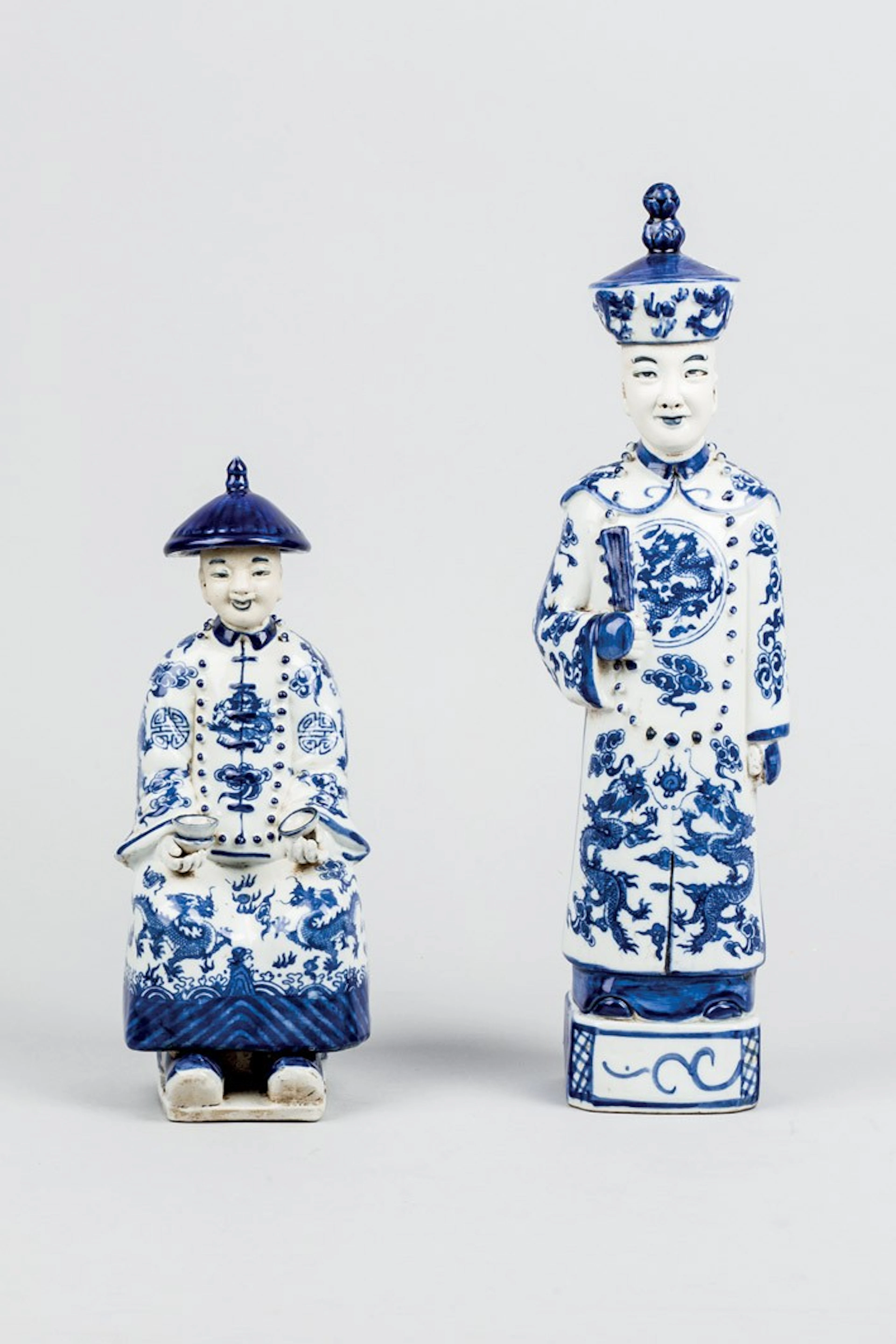 Dos figuras de porcelana china. Antiguas