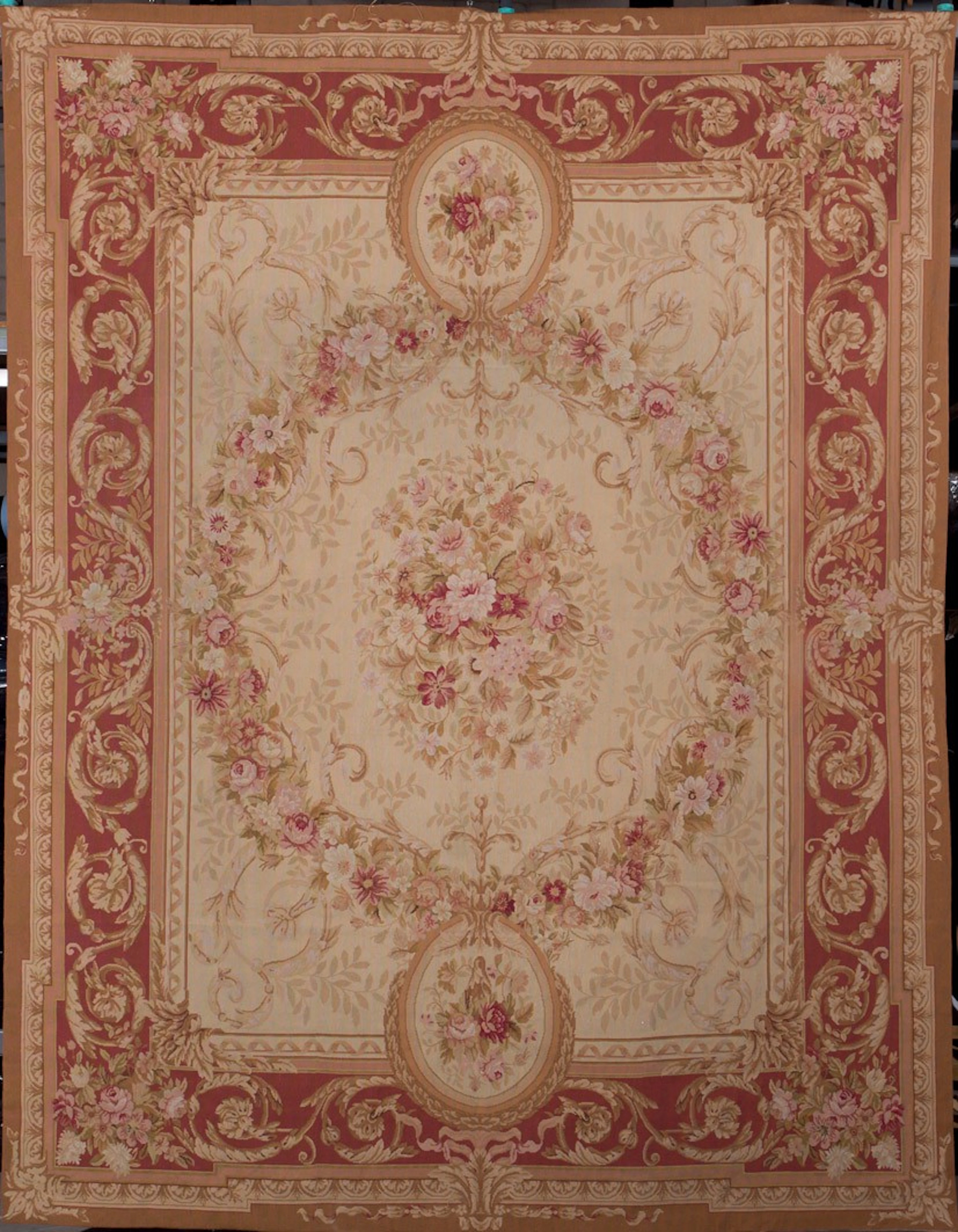 Alfombra de lana a petit point, estilo Aubusson
