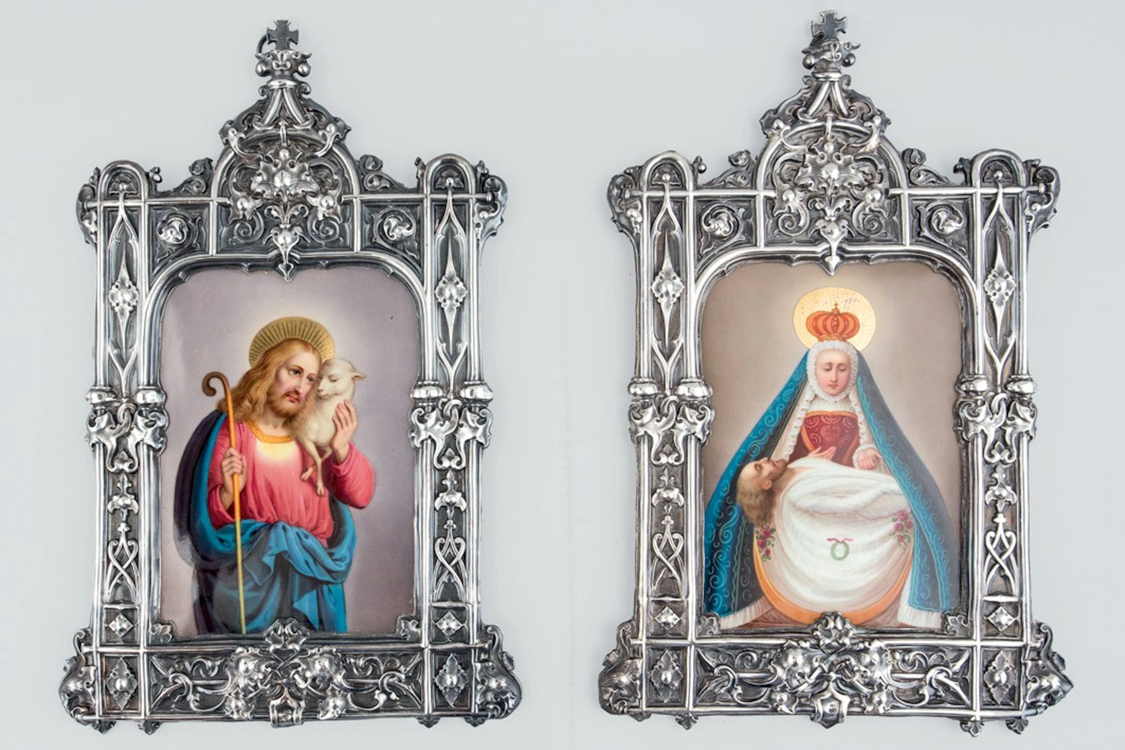 Pareja de placas de porcelana y plata. Ffs. S.XIX