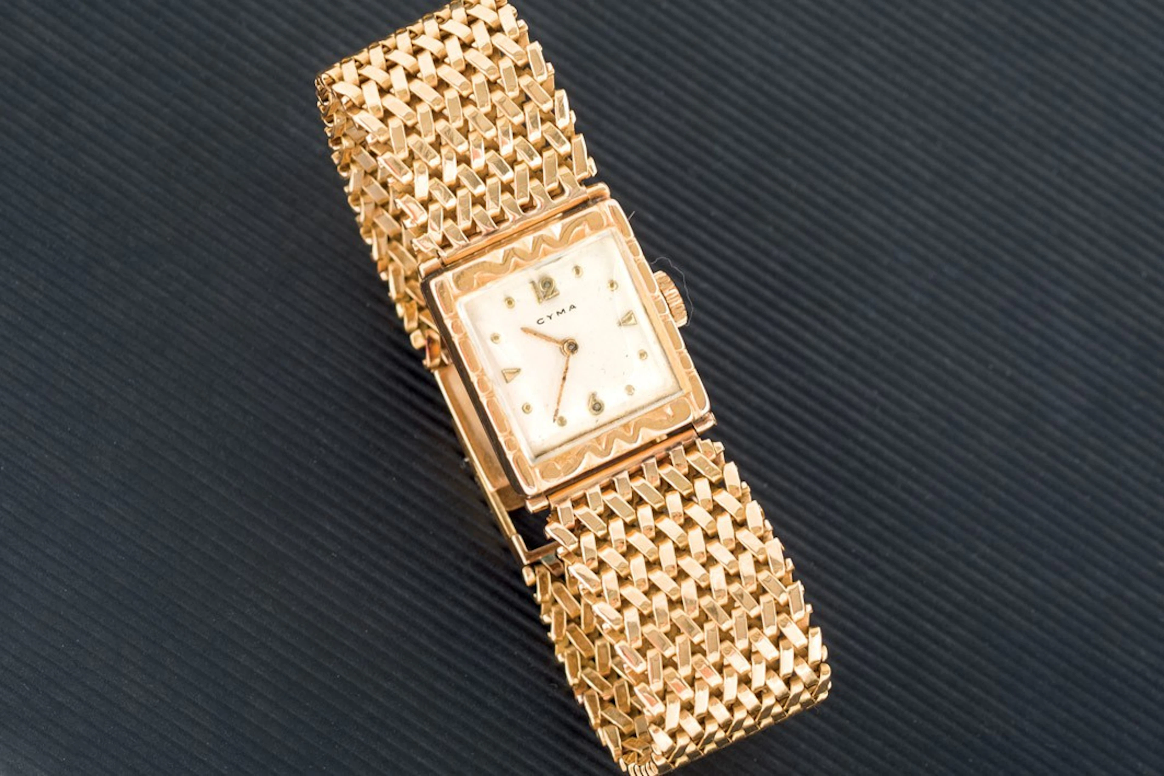 Reloj de oro Cyma