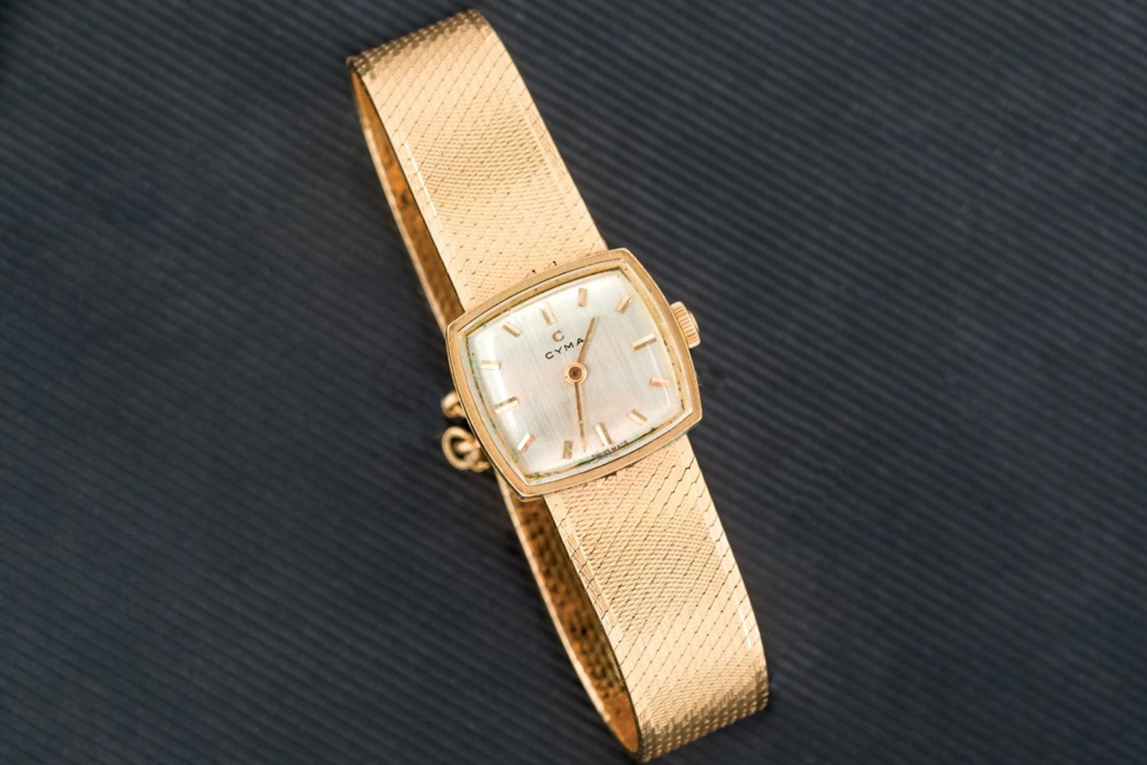 Reloj de oro Cyma para señora