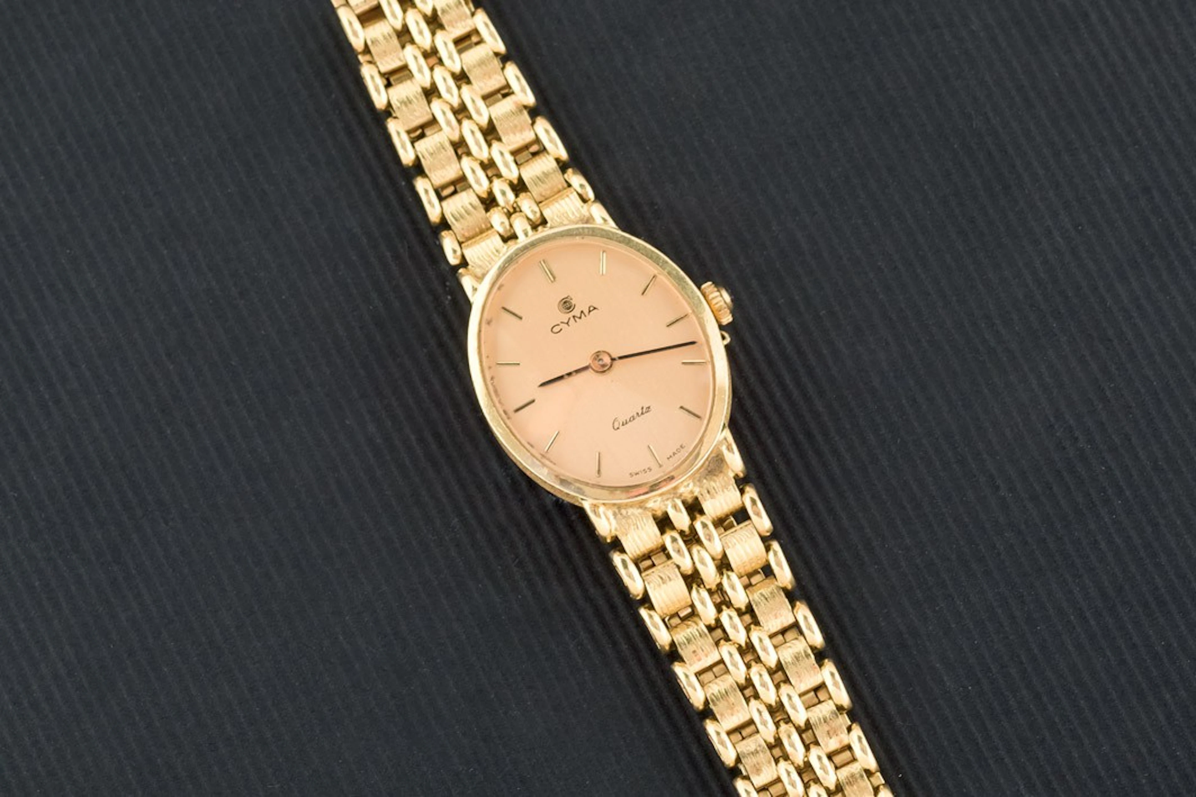 Reloj Cyma de oro para señora