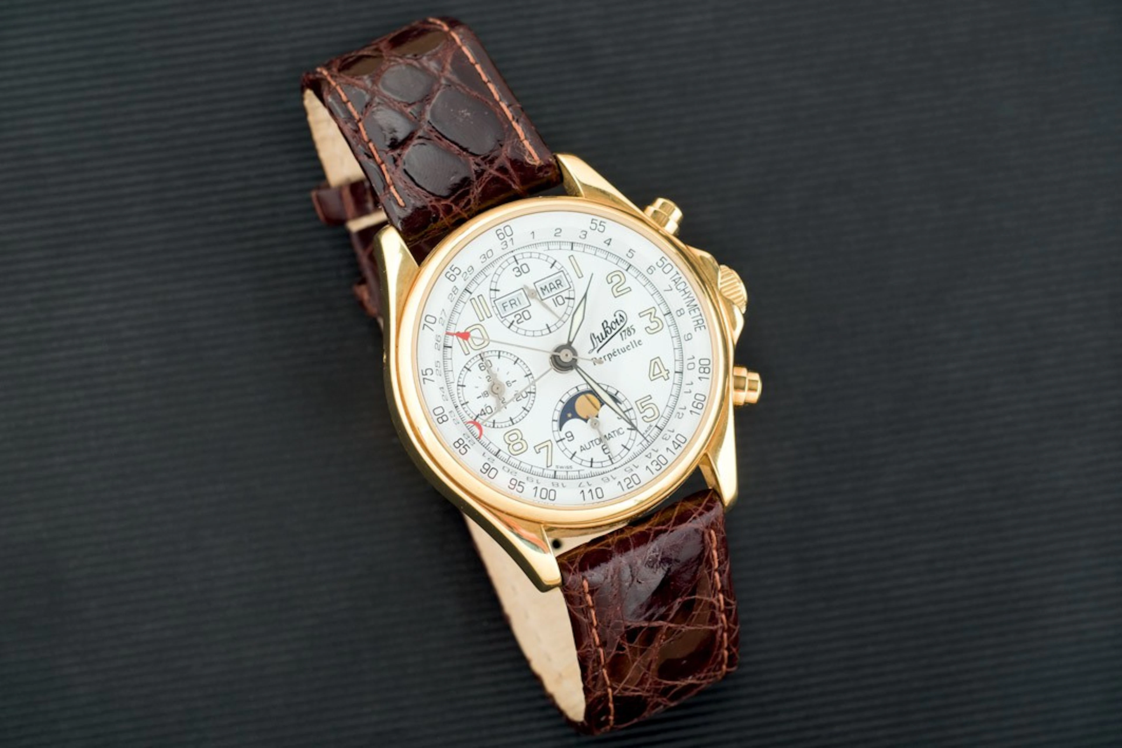 Reloj de pulsera Dubois de oro para caballero